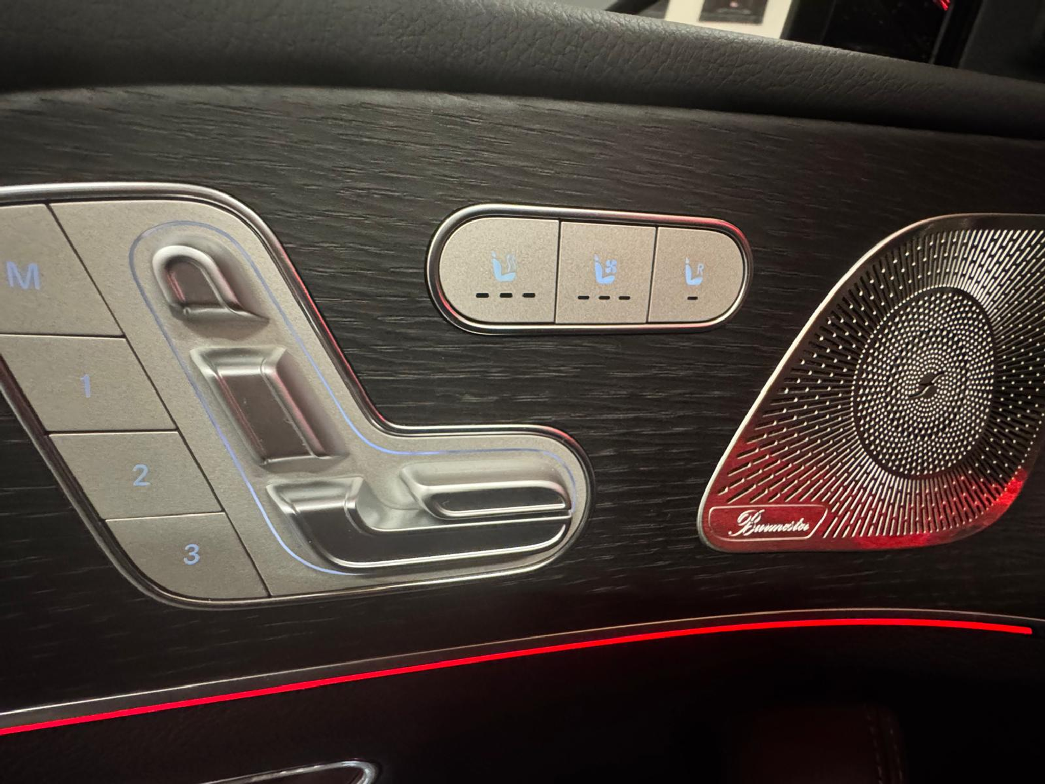 listing desktop thumbnail image 11