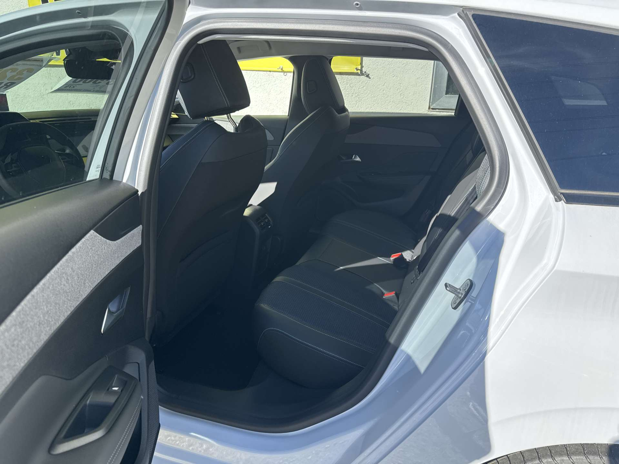 listing desktop thumbnail image 7