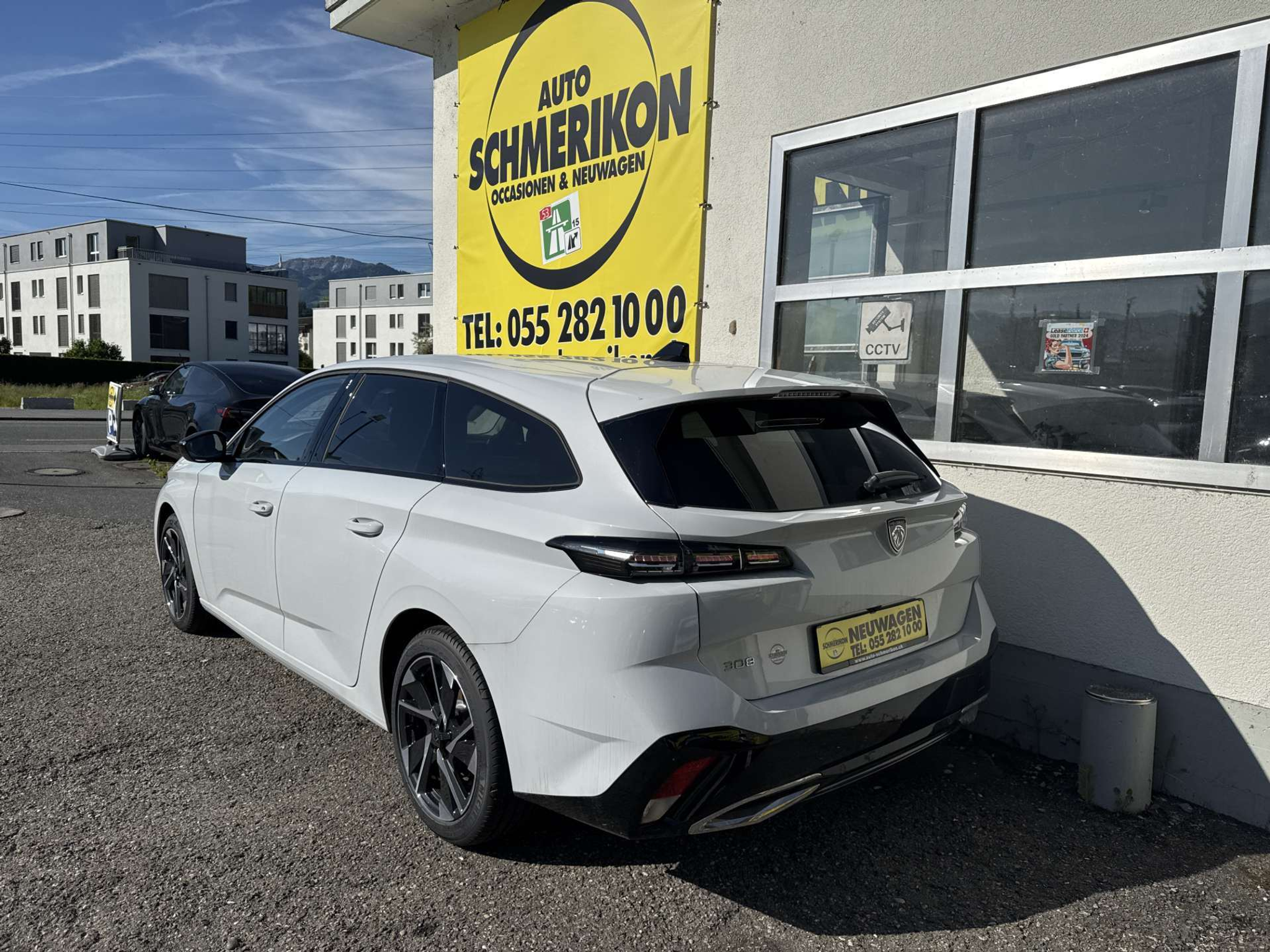 listing desktop thumbnail image 2