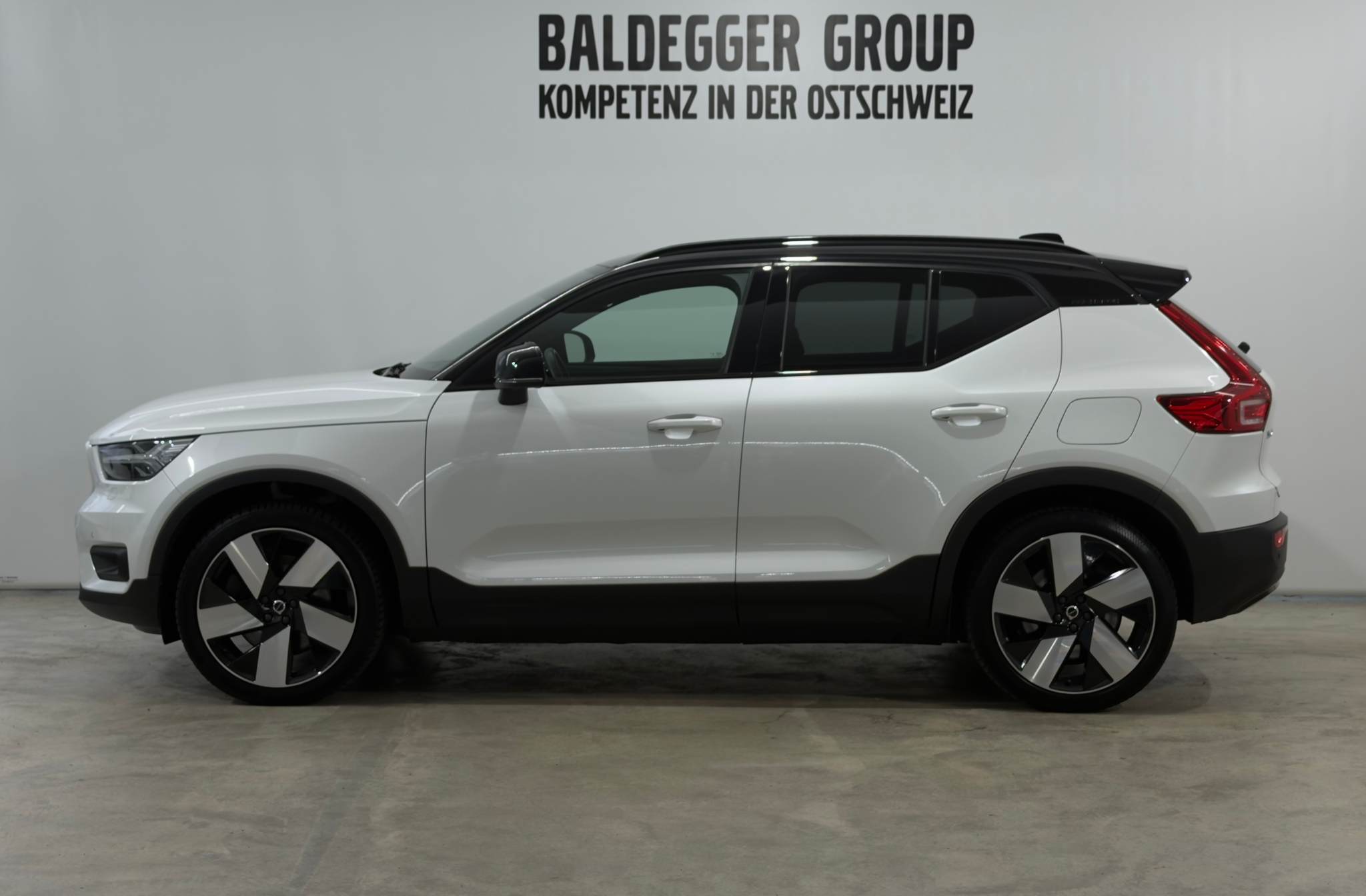 listing desktop thumbnail image 1