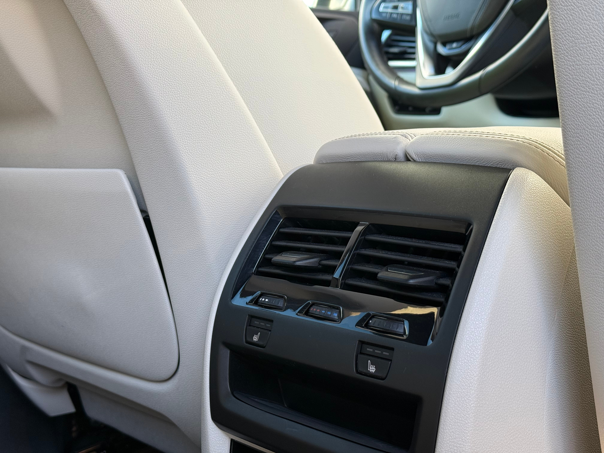 listing desktop thumbnail image 5