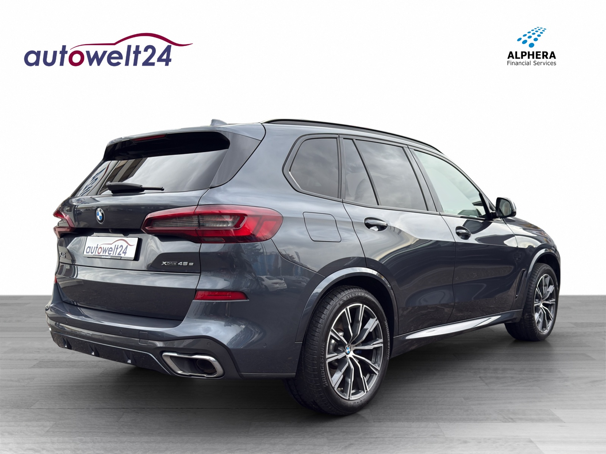 listing desktop thumbnail image 4