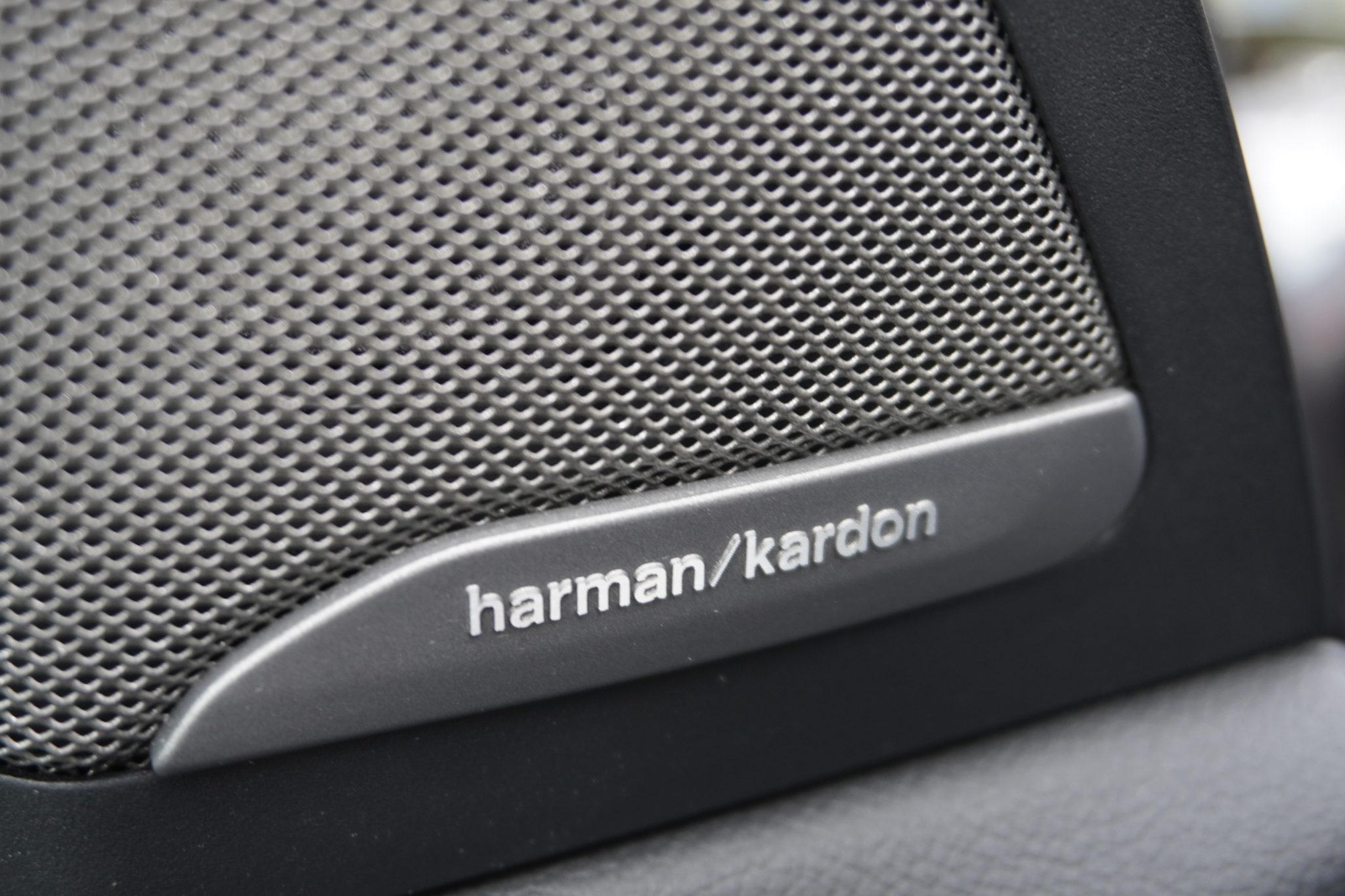 listing desktop thumbnail image 9