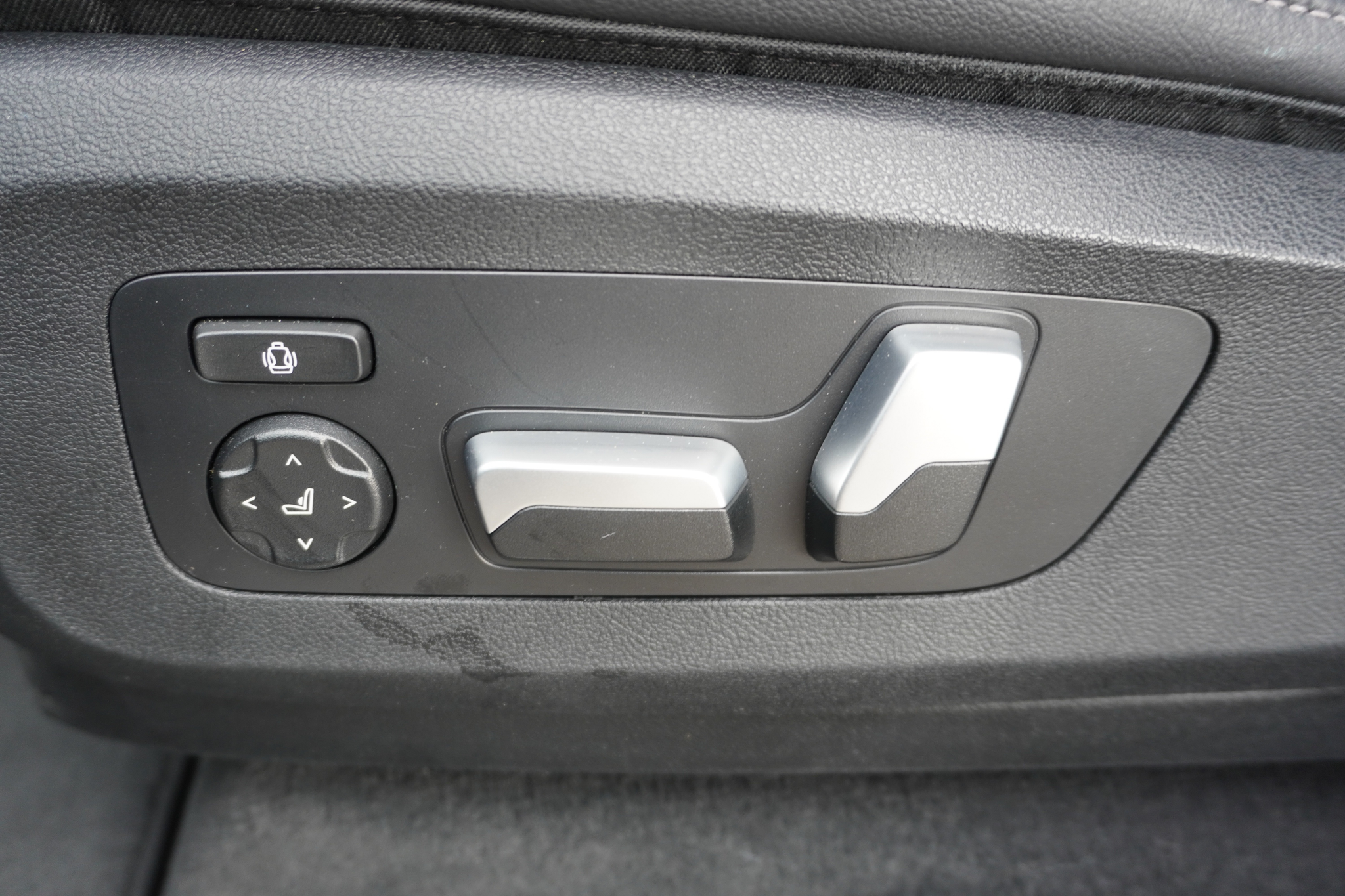 listing desktop thumbnail image 11