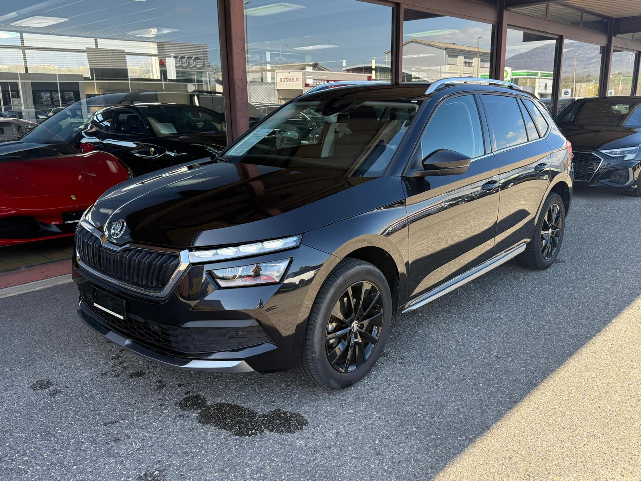 listing desktop thumbnail image 1