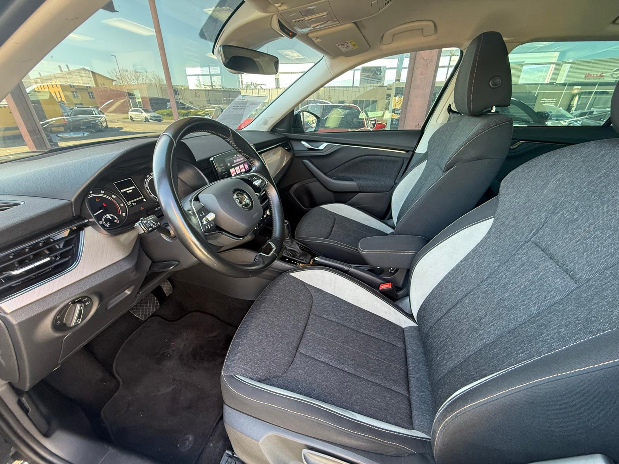 listing desktop thumbnail image 6