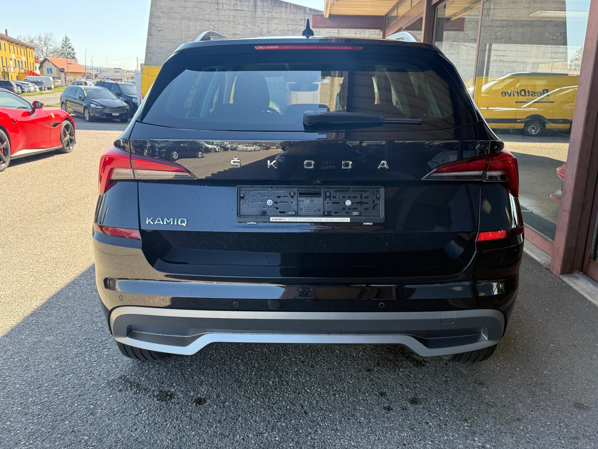 listing desktop thumbnail image 4