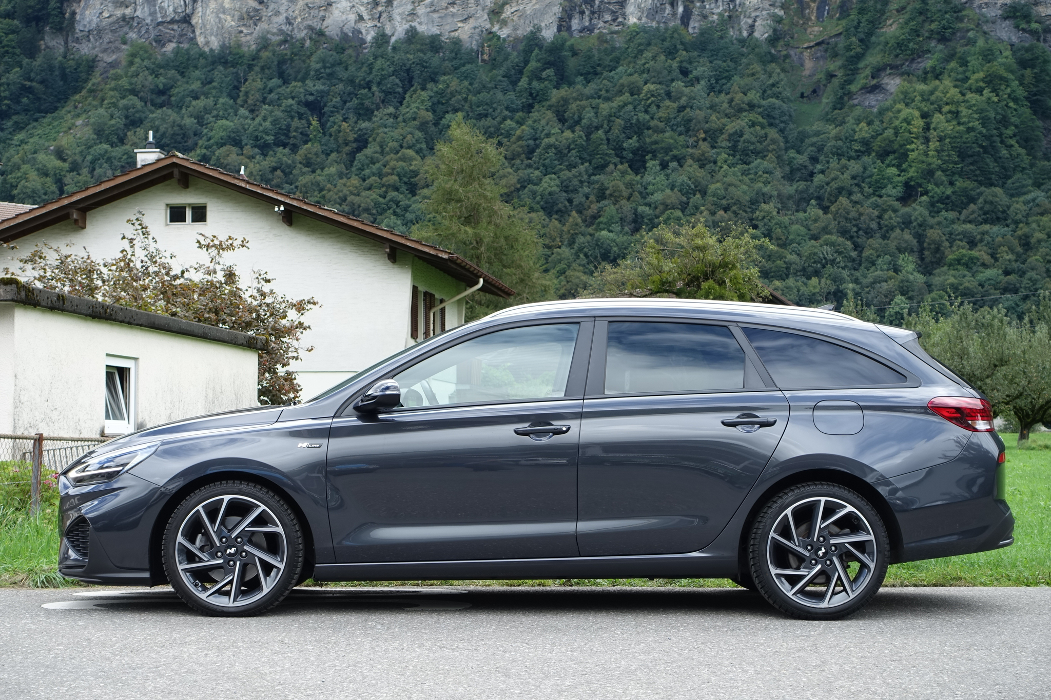 listing desktop thumbnail image 3