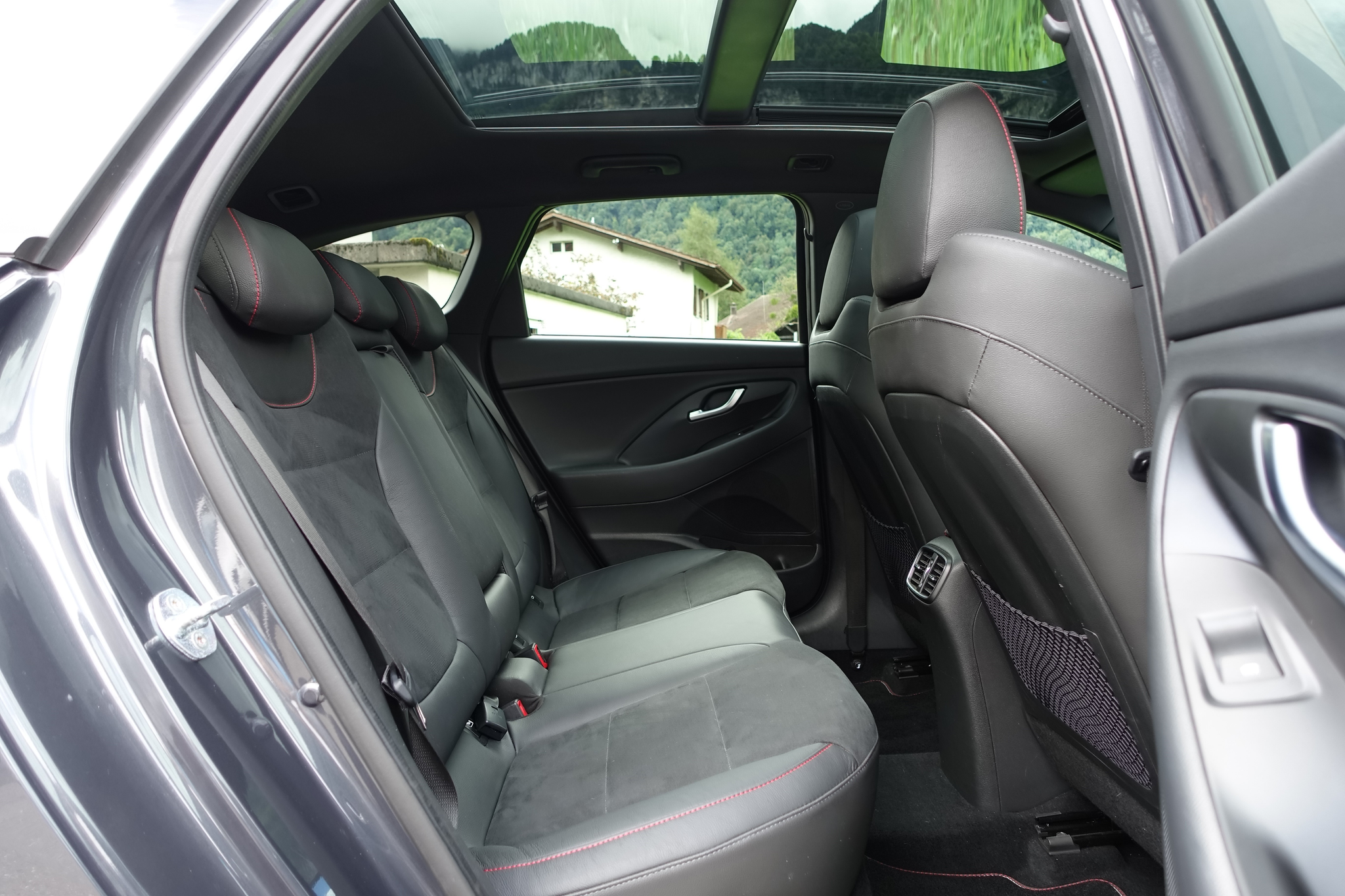 listing desktop thumbnail image 17