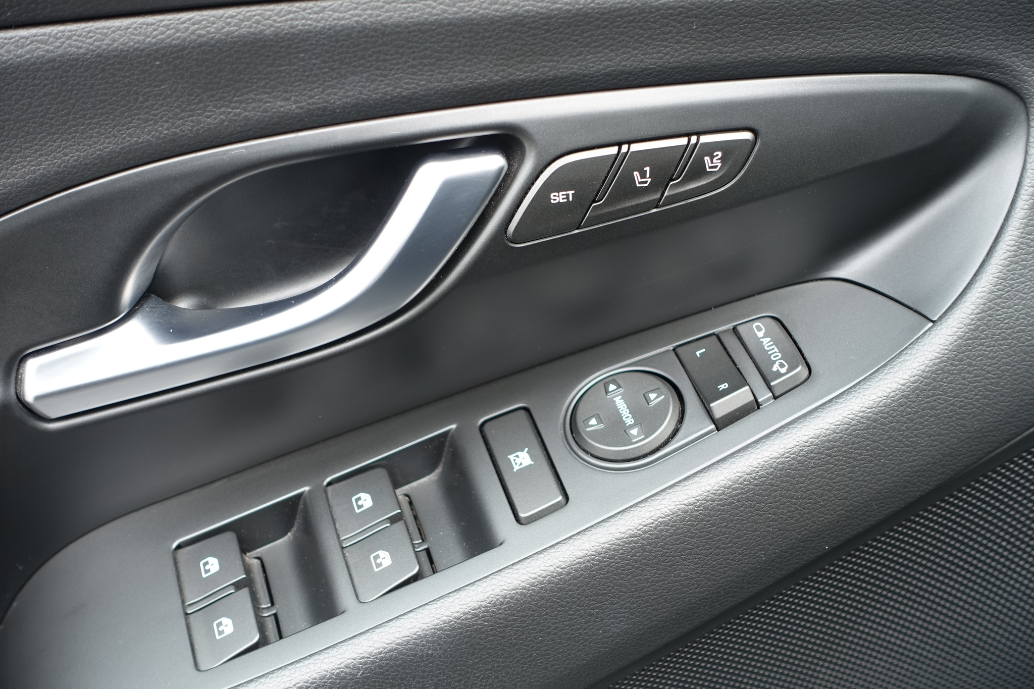 listing desktop thumbnail image 18