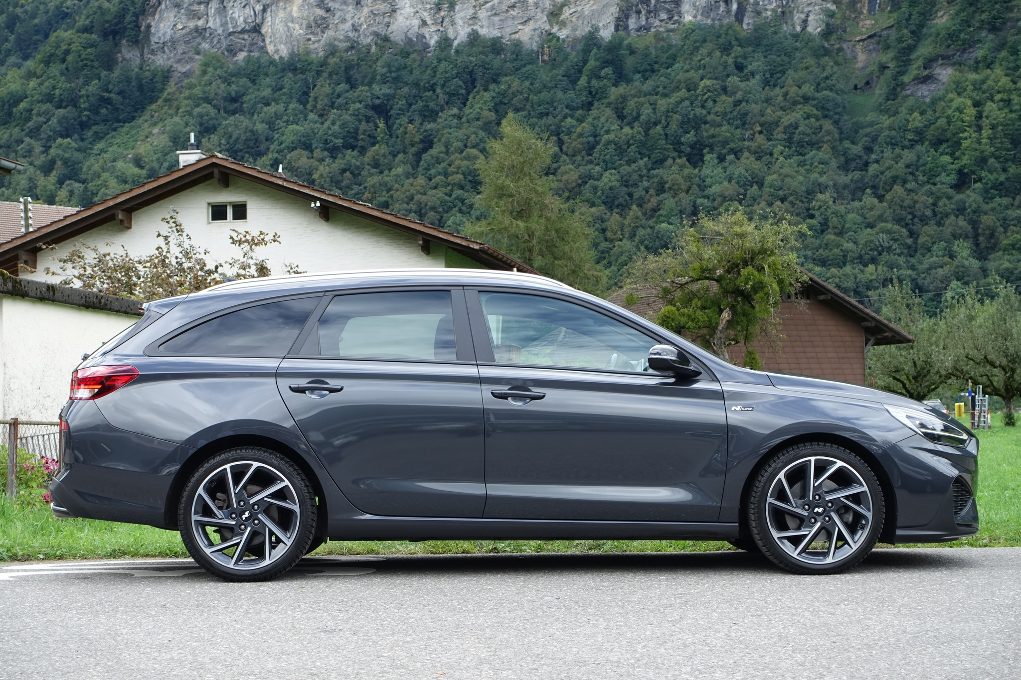 listing desktop thumbnail image 4