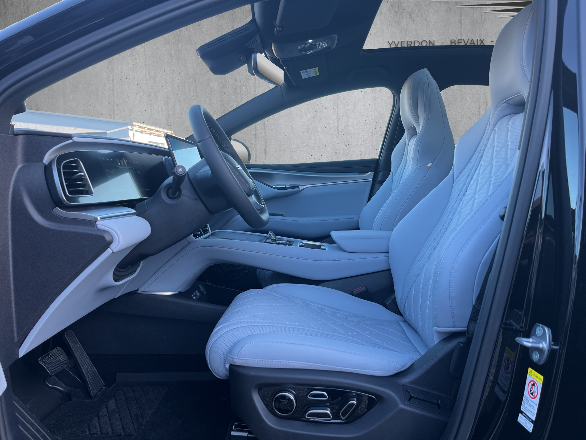 listing desktop thumbnail image 7