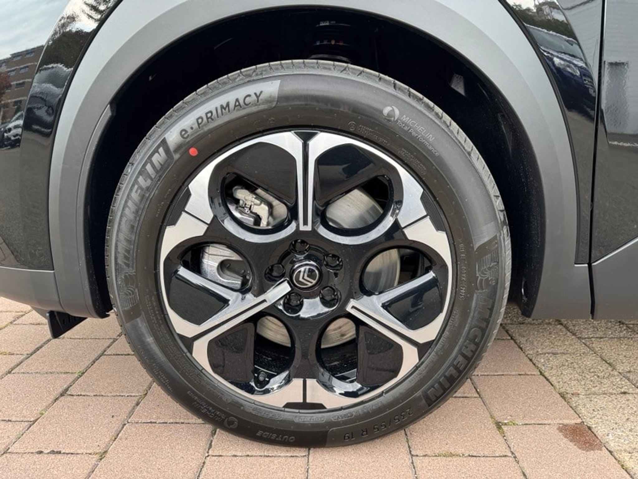 listing desktop thumbnail image 10