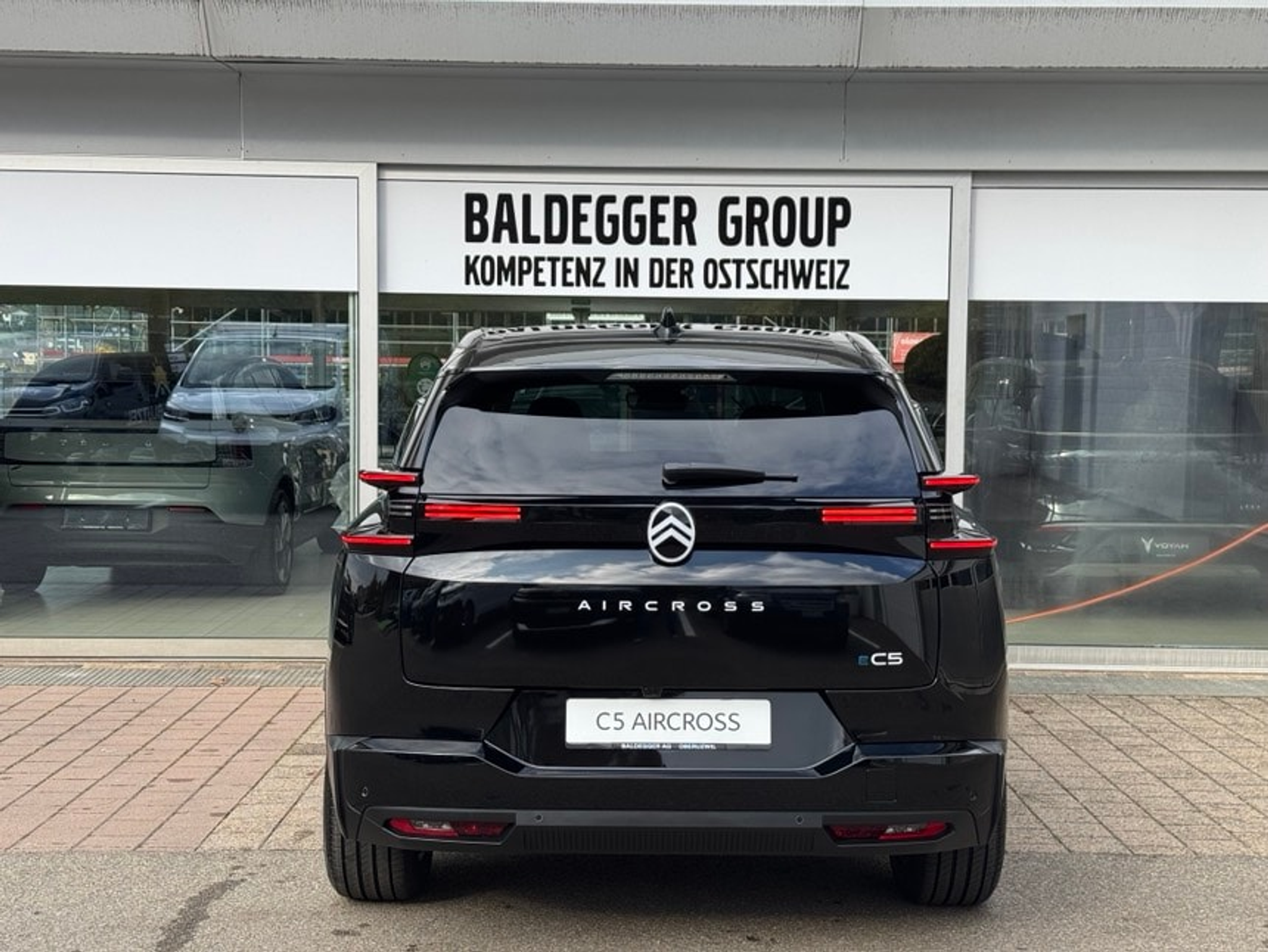 listing desktop thumbnail image 8