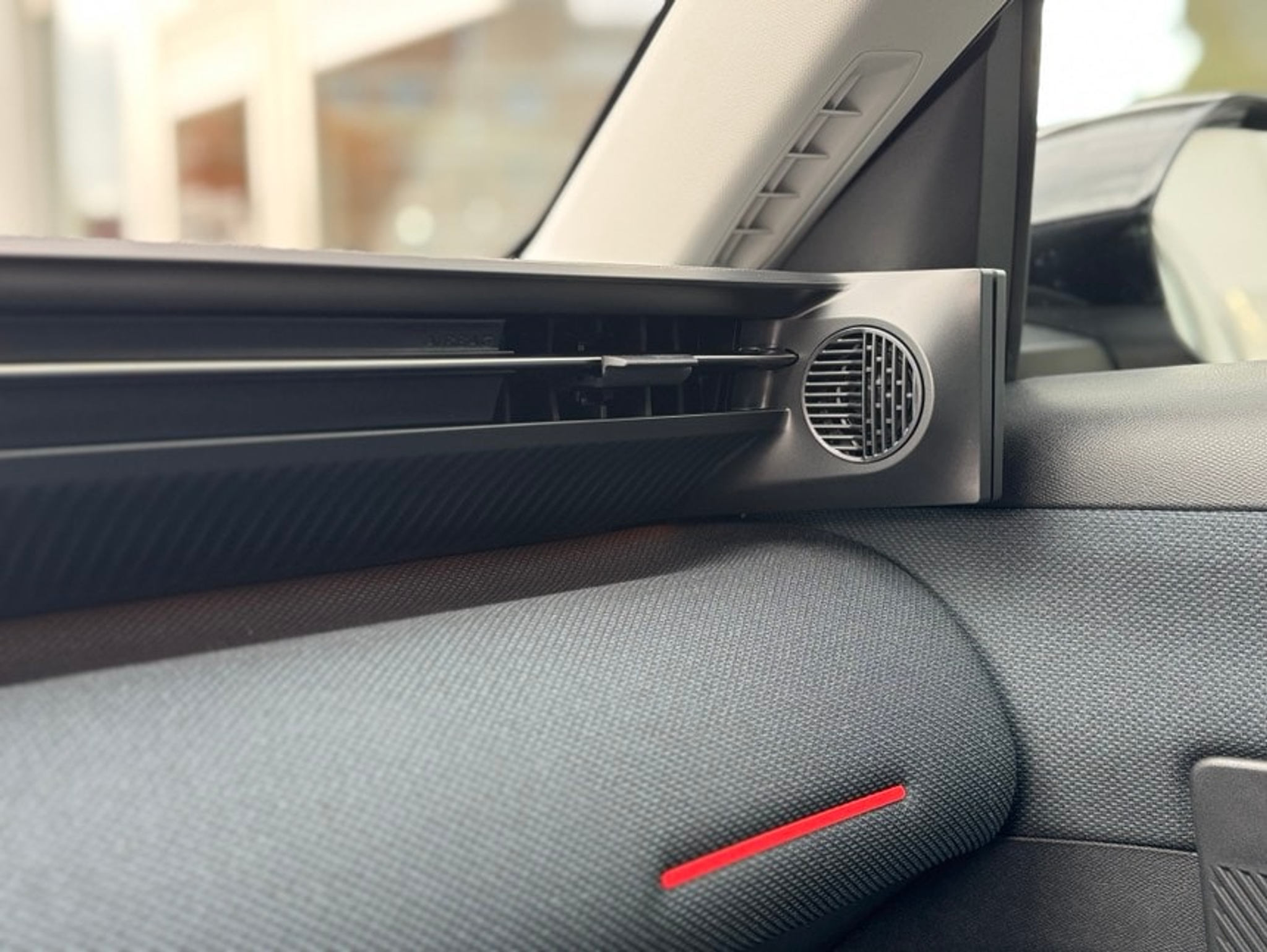 listing desktop thumbnail image 12