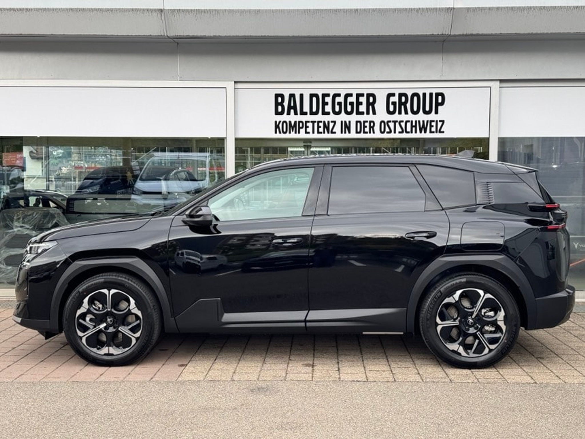 listing desktop thumbnail image 7