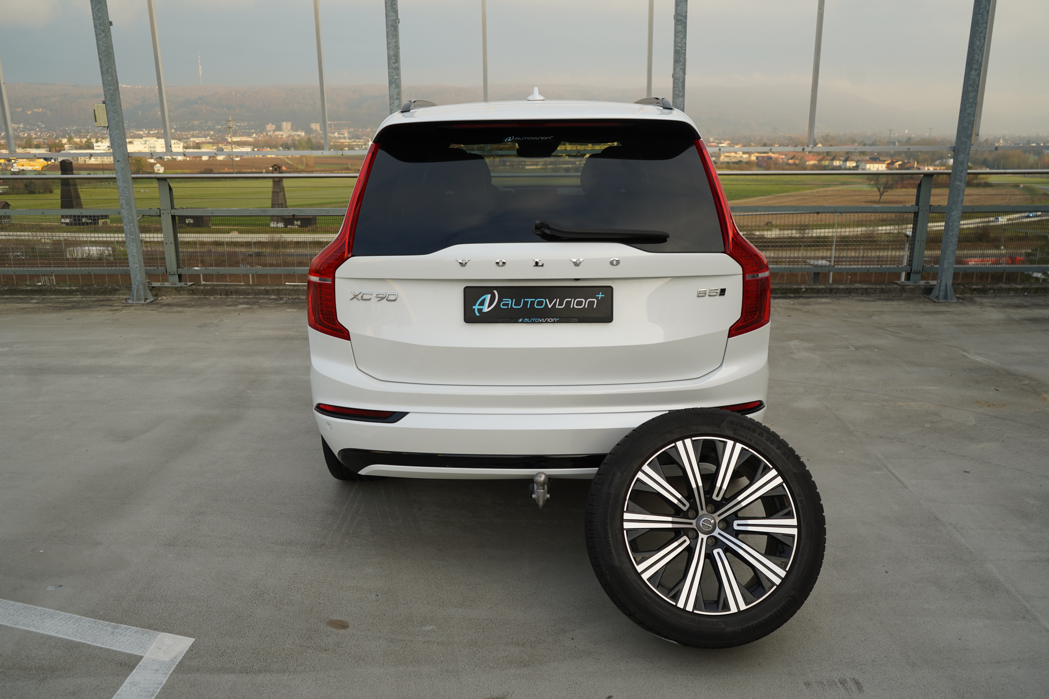 listing desktop thumbnail image 16