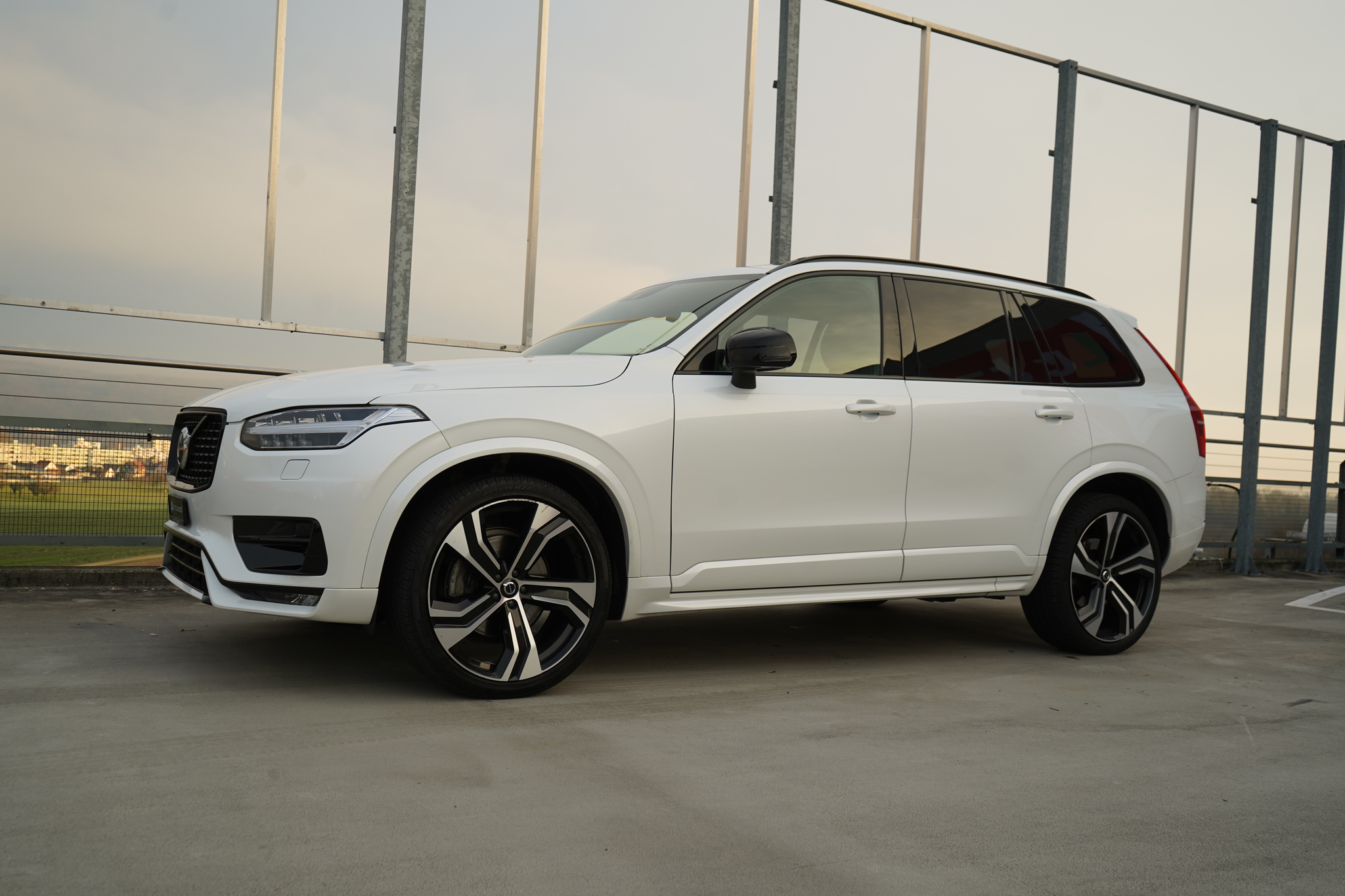 listing desktop thumbnail image 9