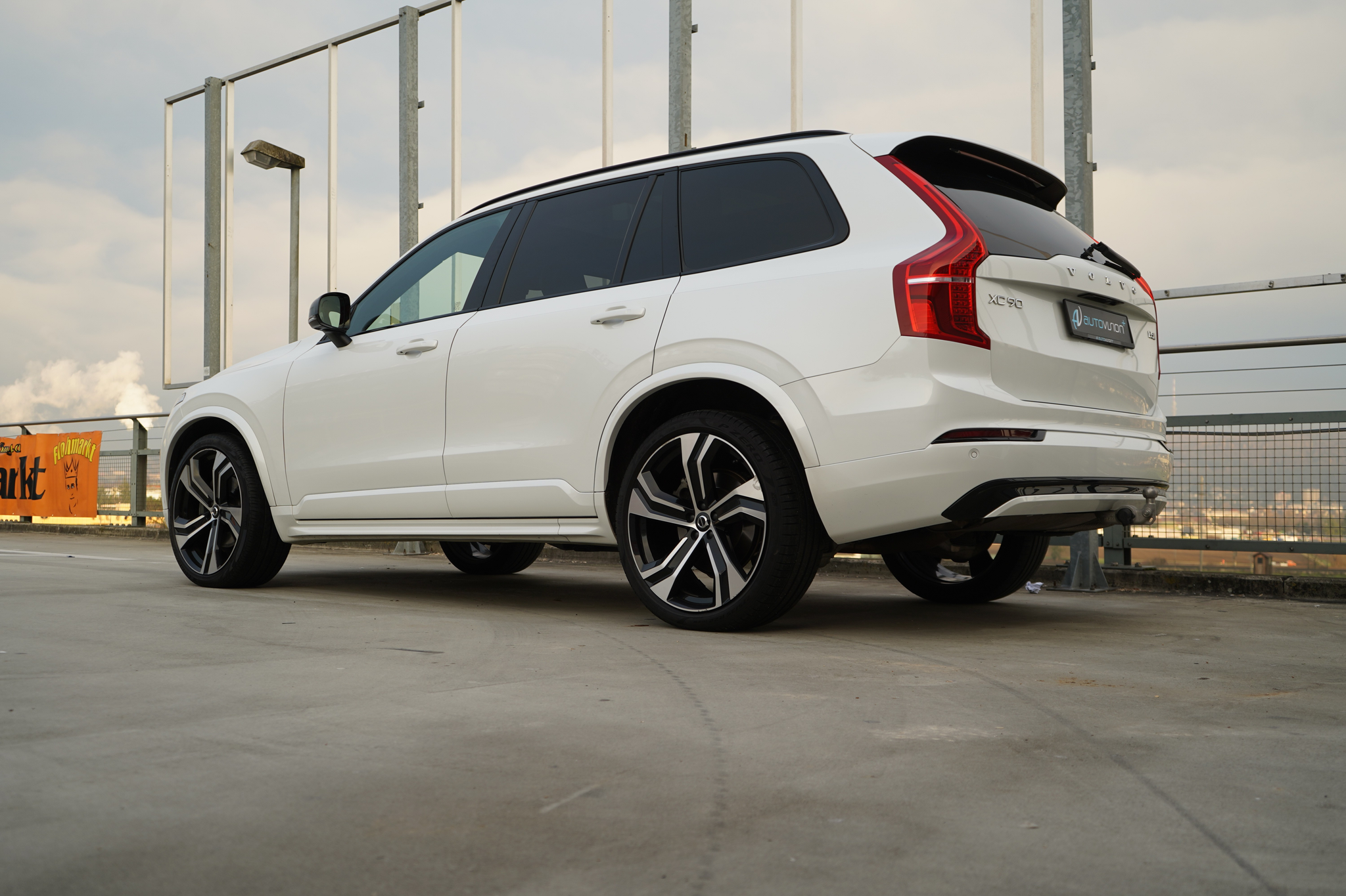 listing desktop thumbnail image 10