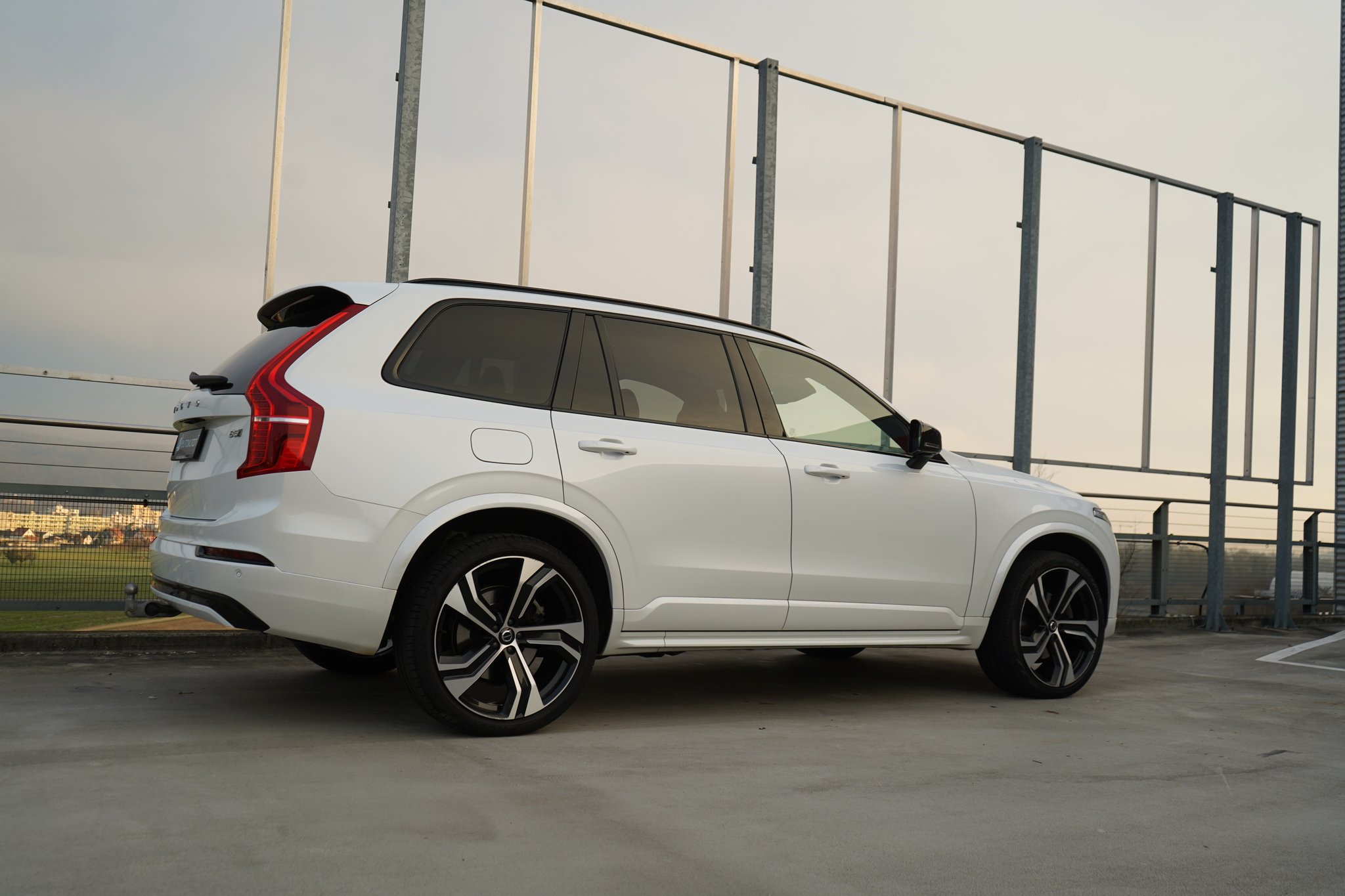 listing desktop thumbnail image 7