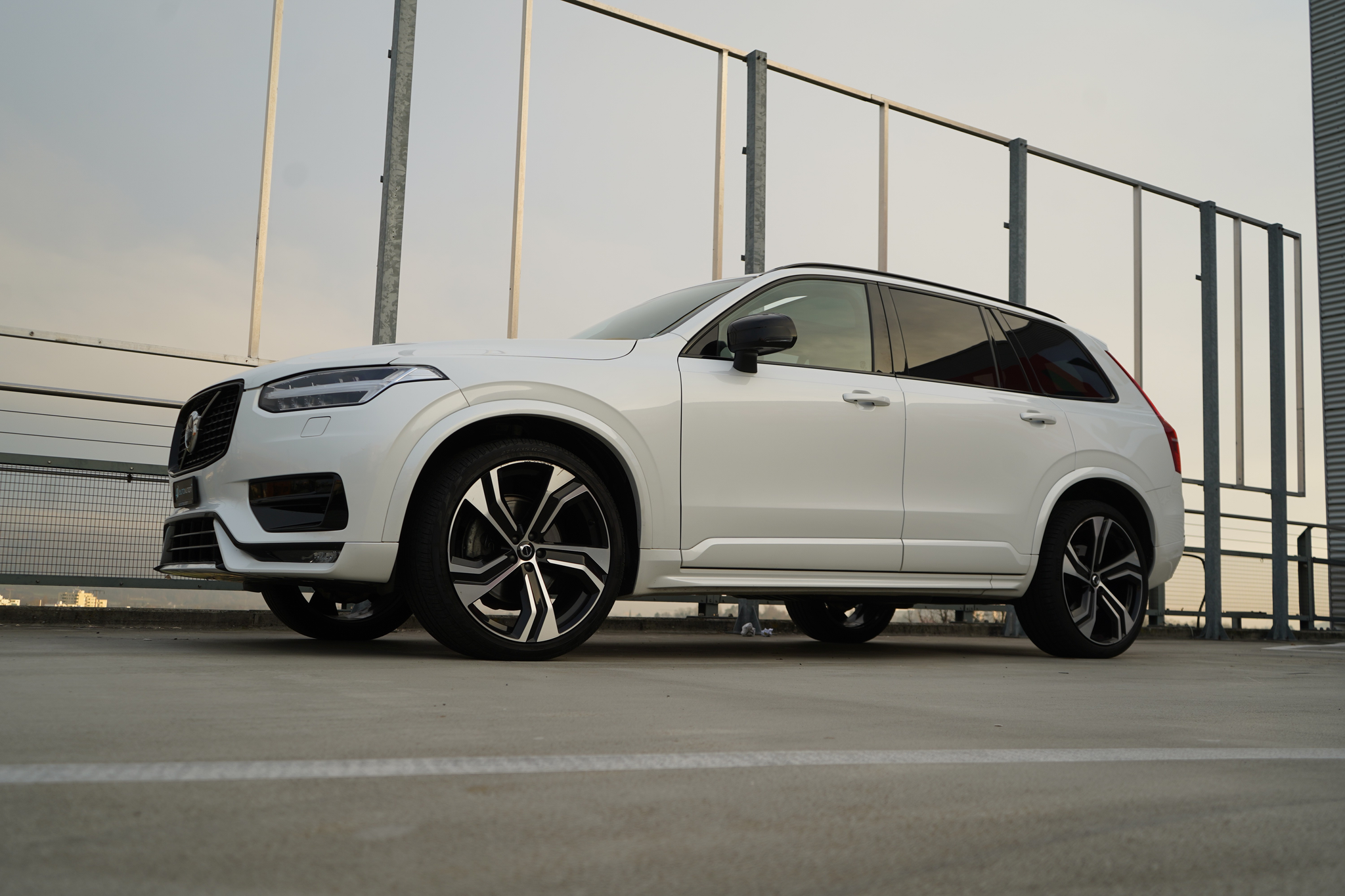 listing desktop thumbnail image 11