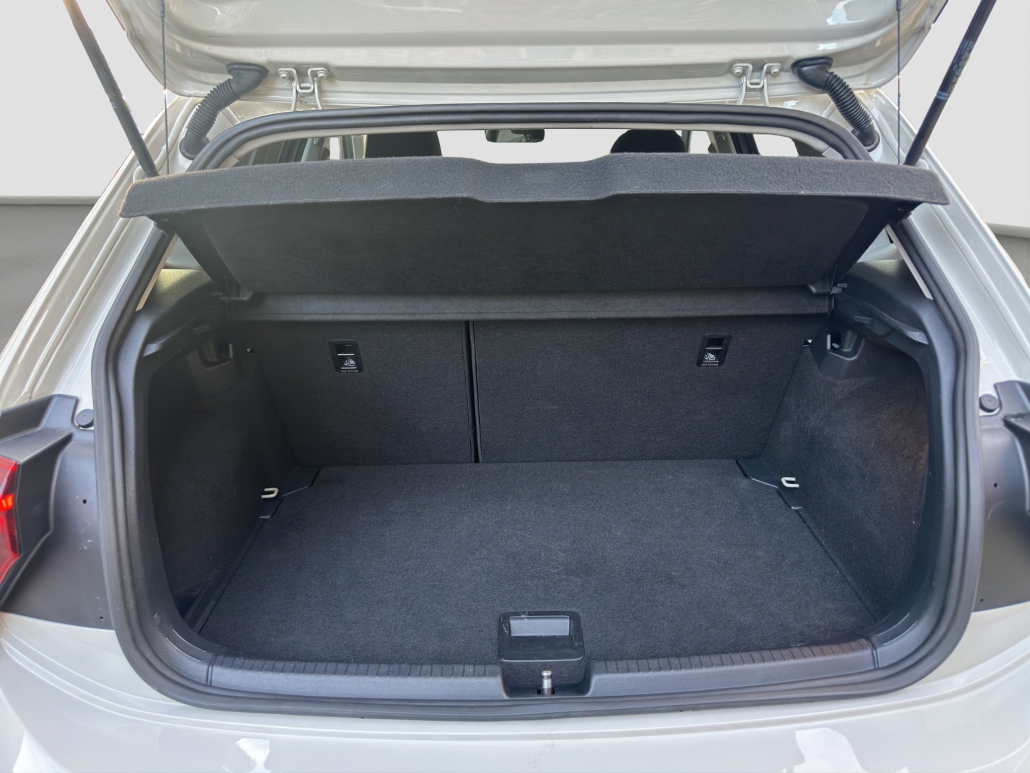 listing desktop thumbnail image 9