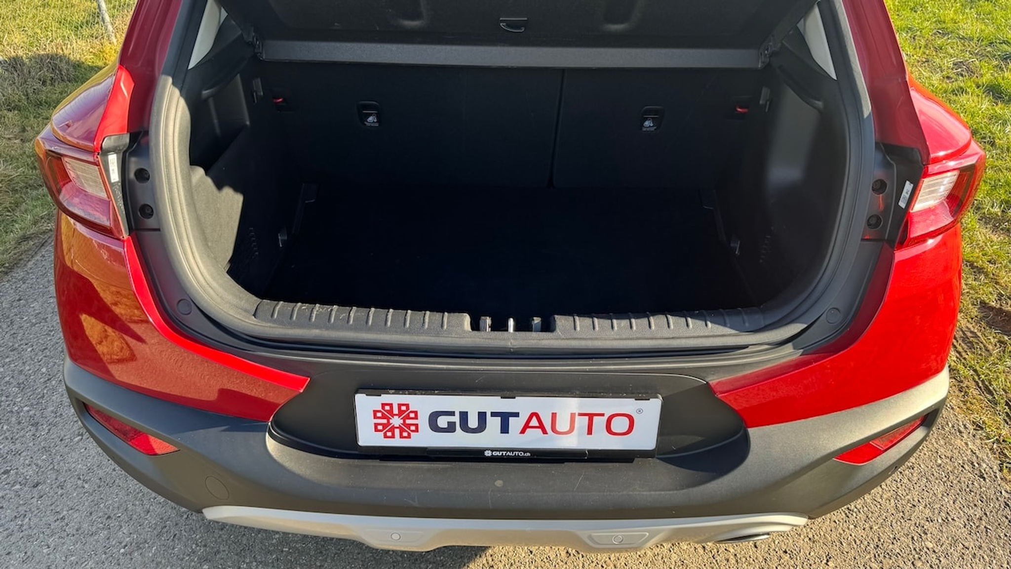 listing desktop thumbnail image 11