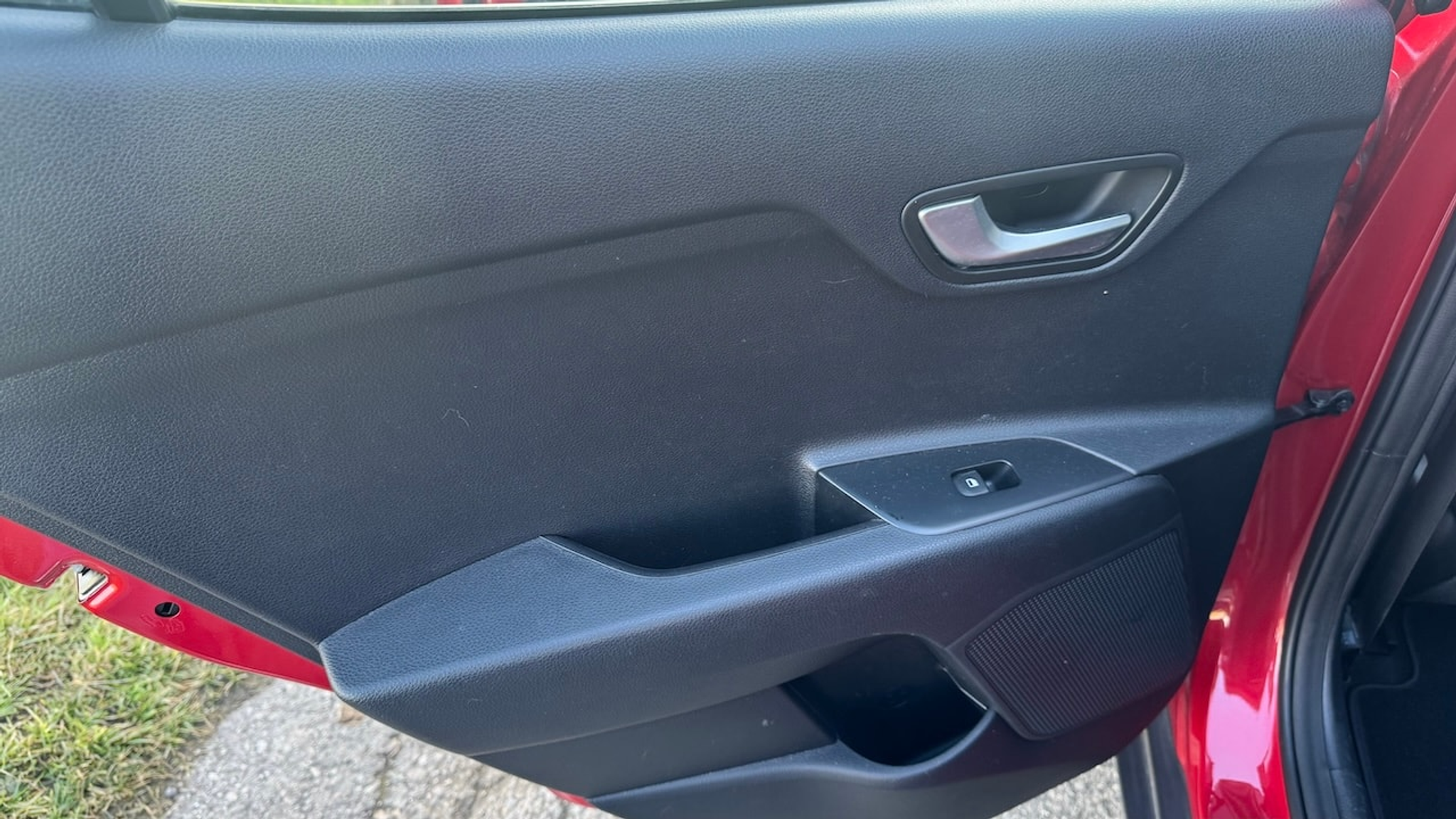 listing desktop thumbnail image 27