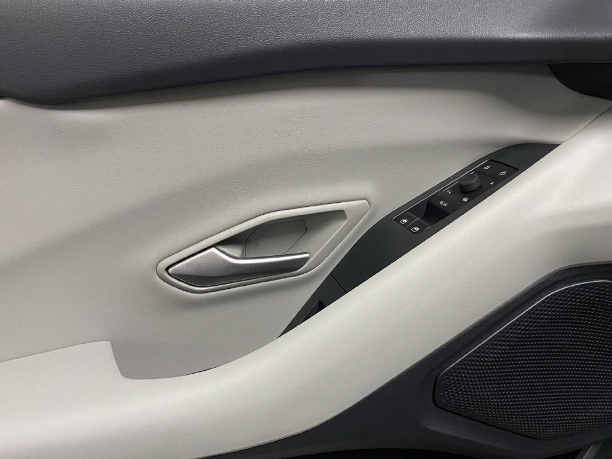 listing desktop thumbnail image 11