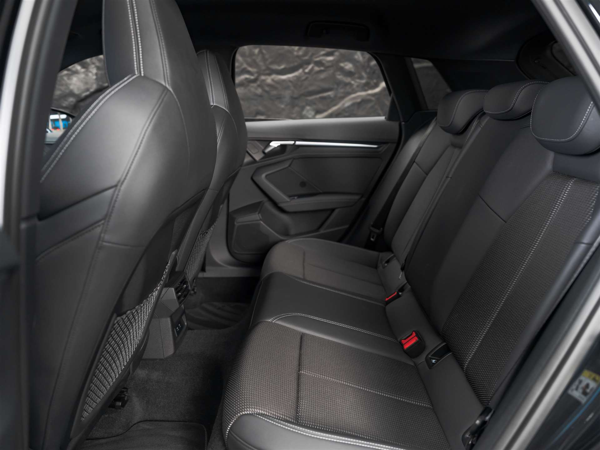 listing desktop thumbnail image 12