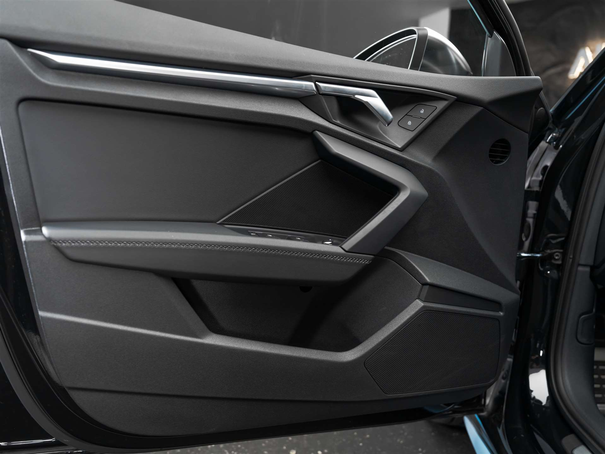 listing desktop thumbnail image 21