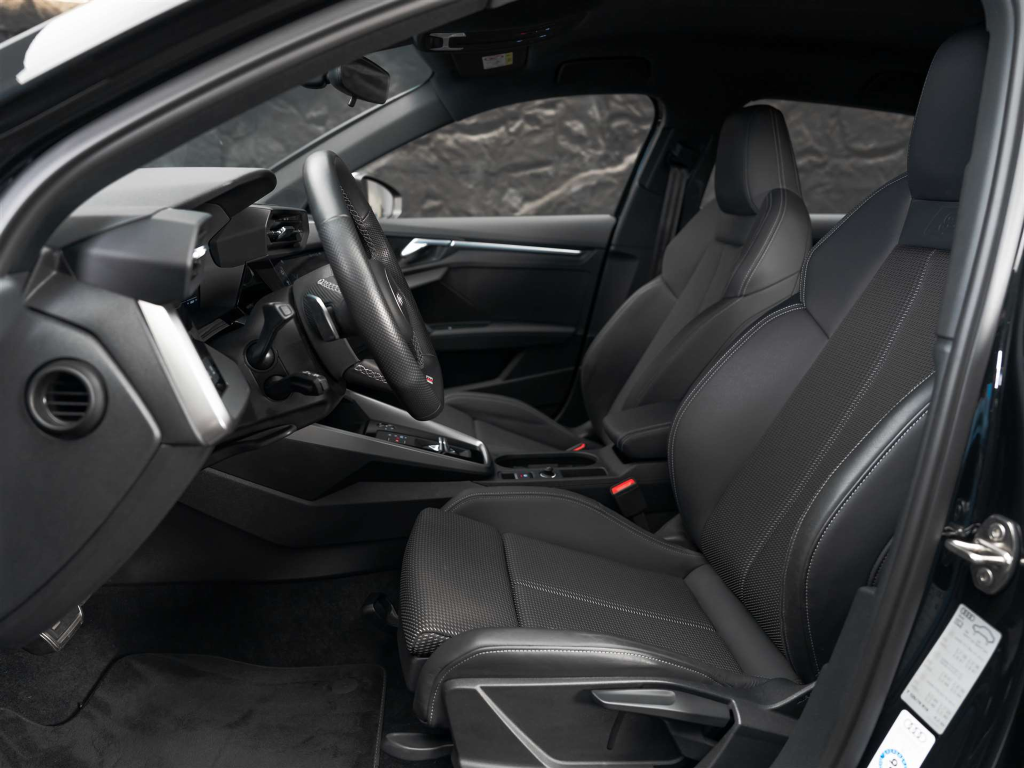 listing desktop thumbnail image 9