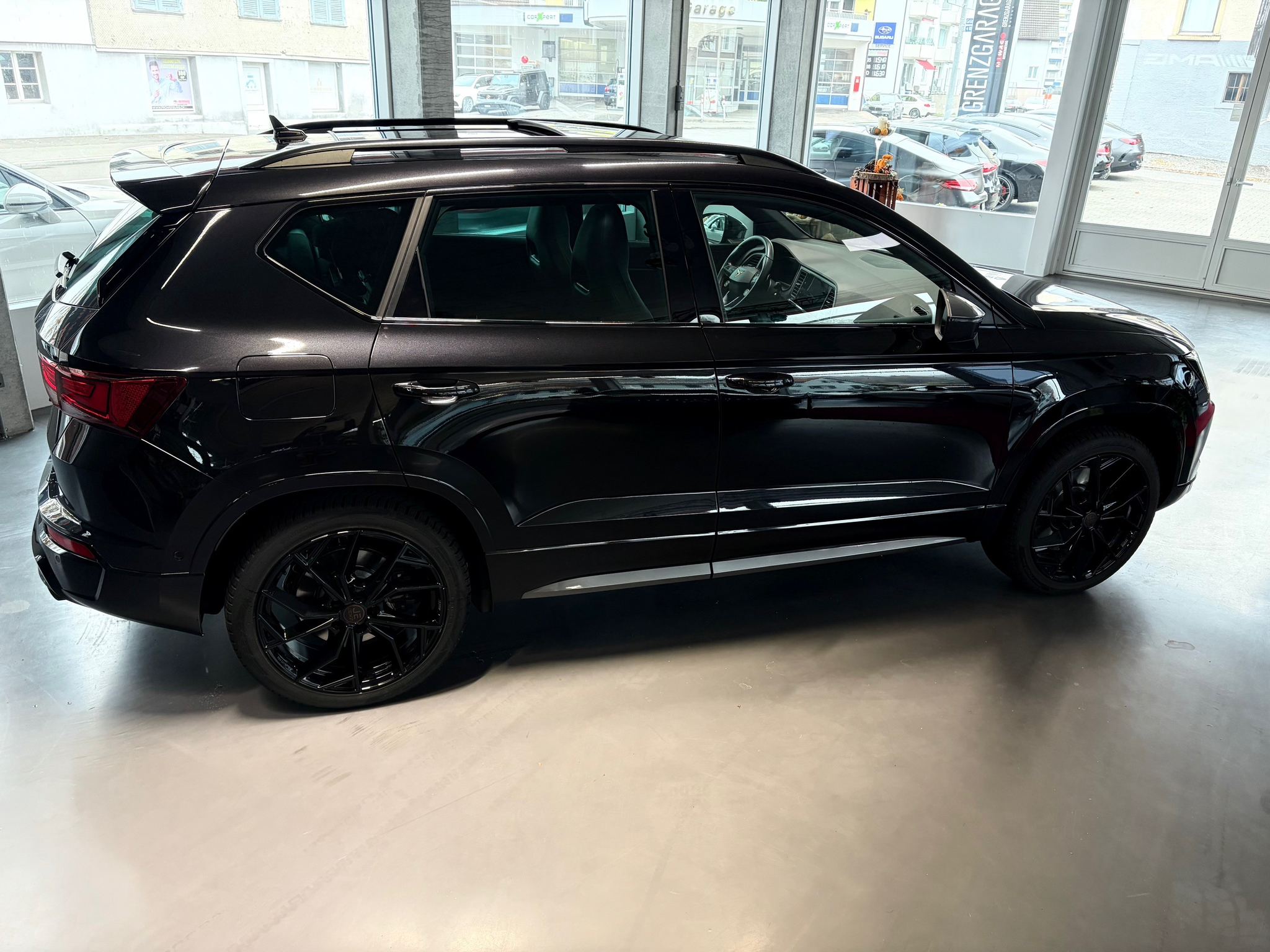 listing desktop thumbnail image 4