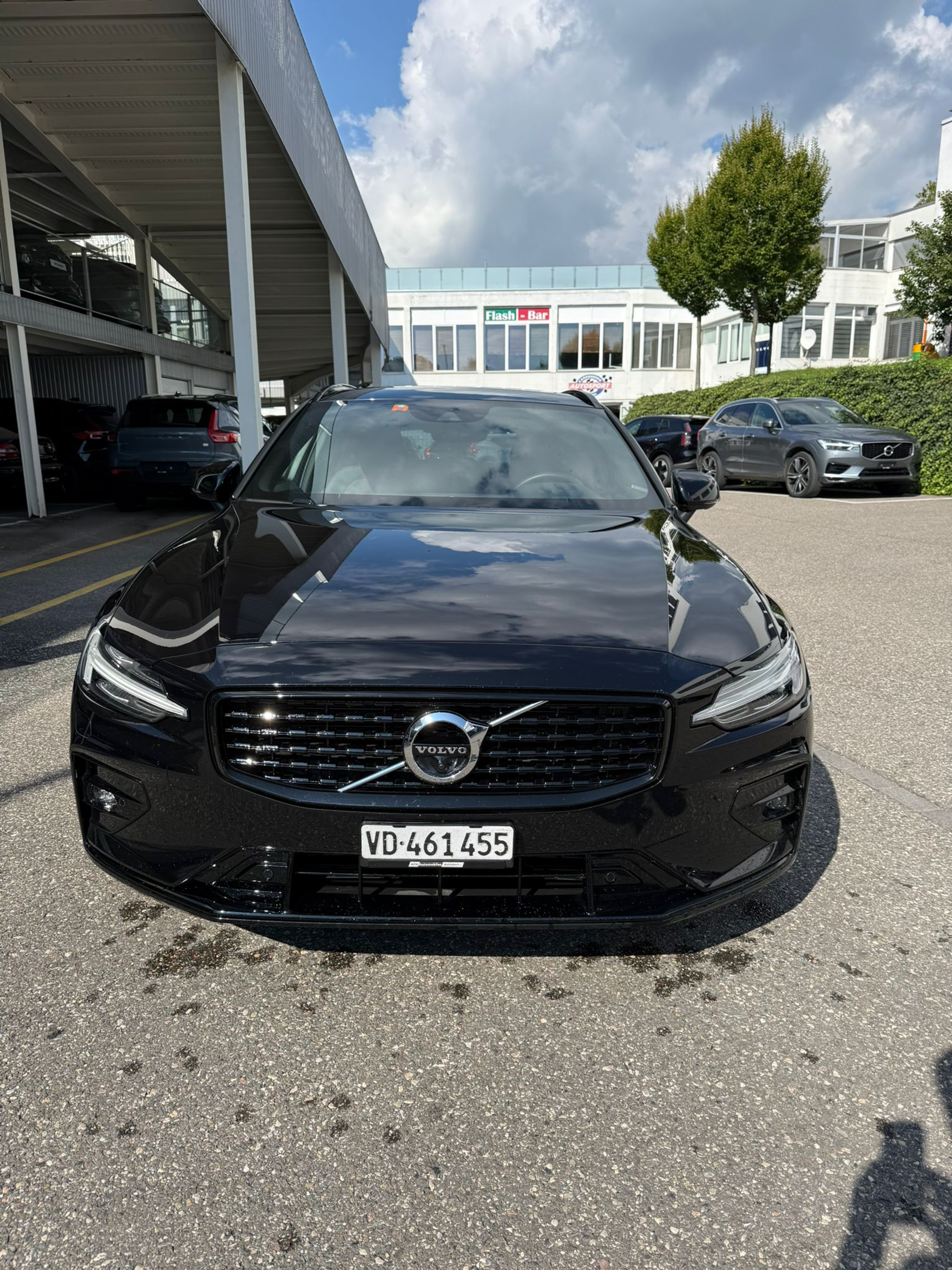 listing desktop thumbnail image 2