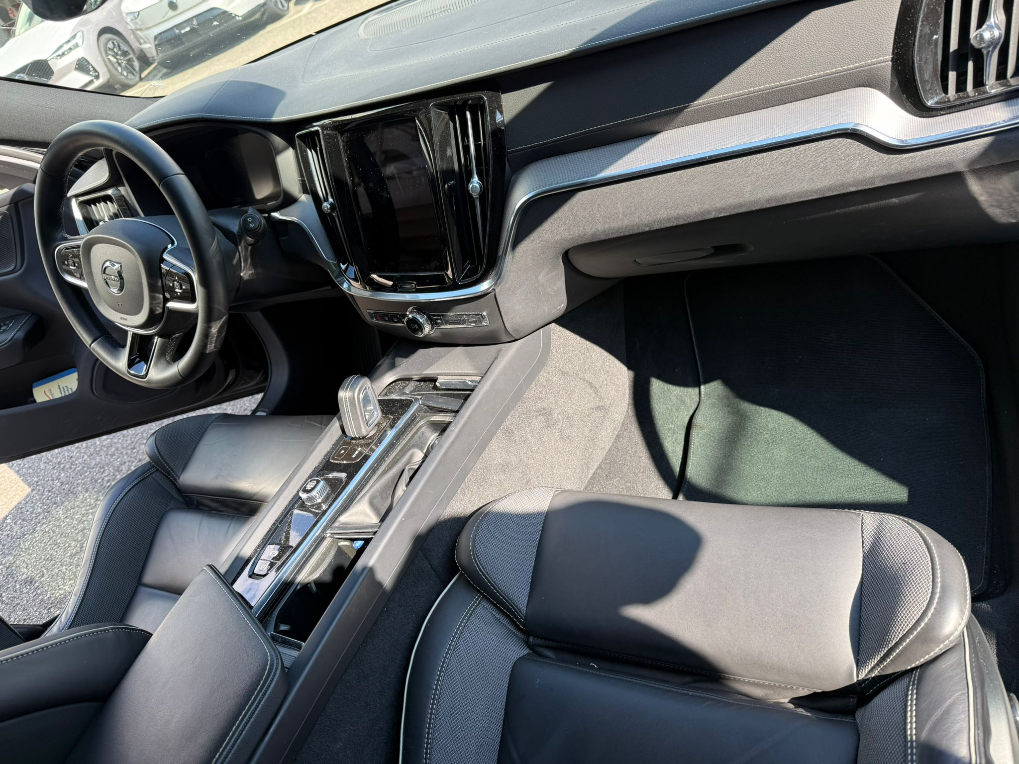 listing desktop thumbnail image 3