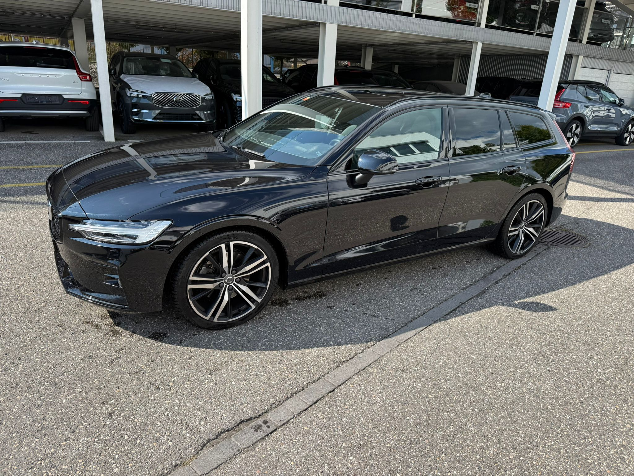 listing desktop thumbnail image 1