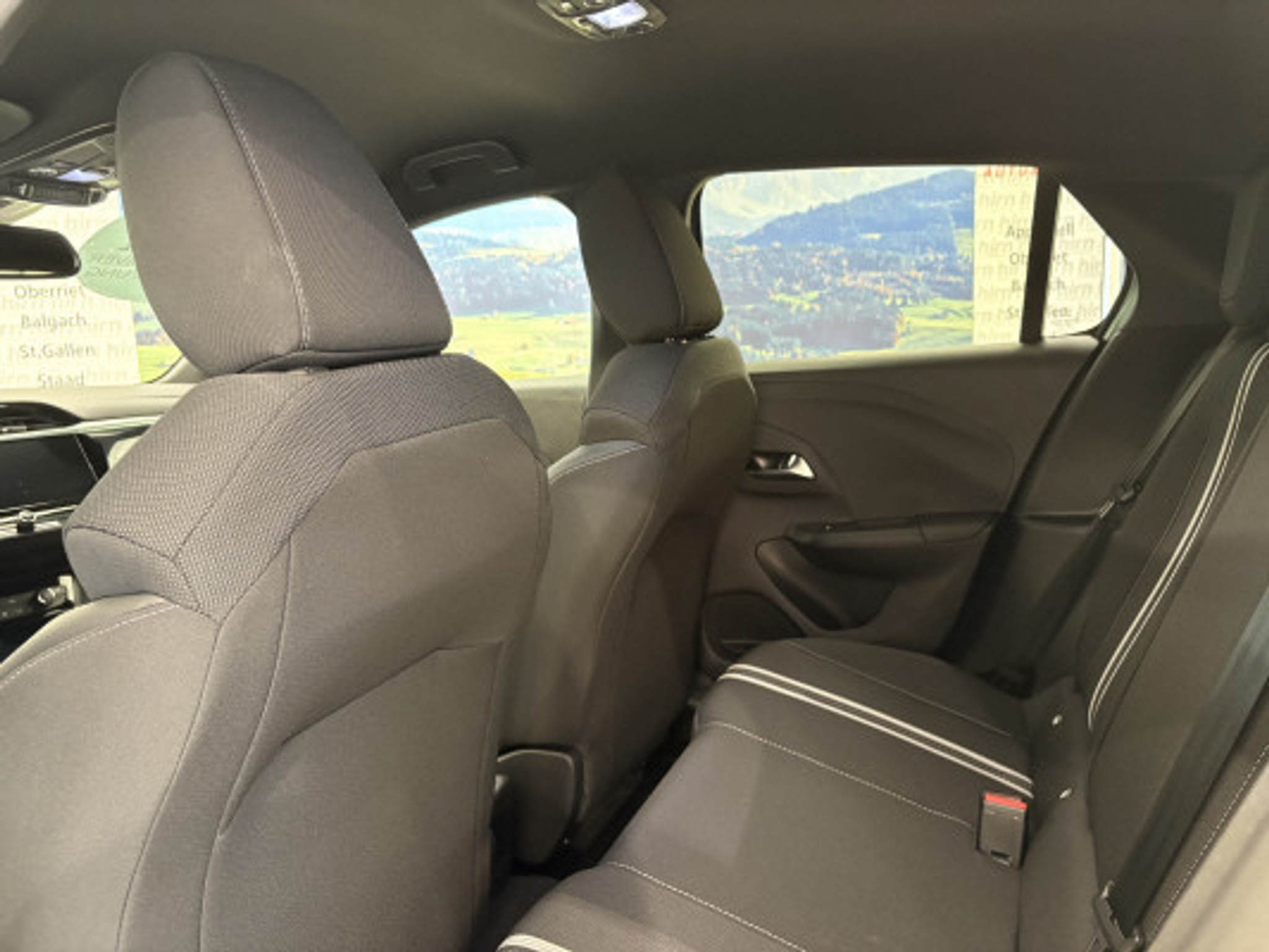 listing desktop thumbnail image 6