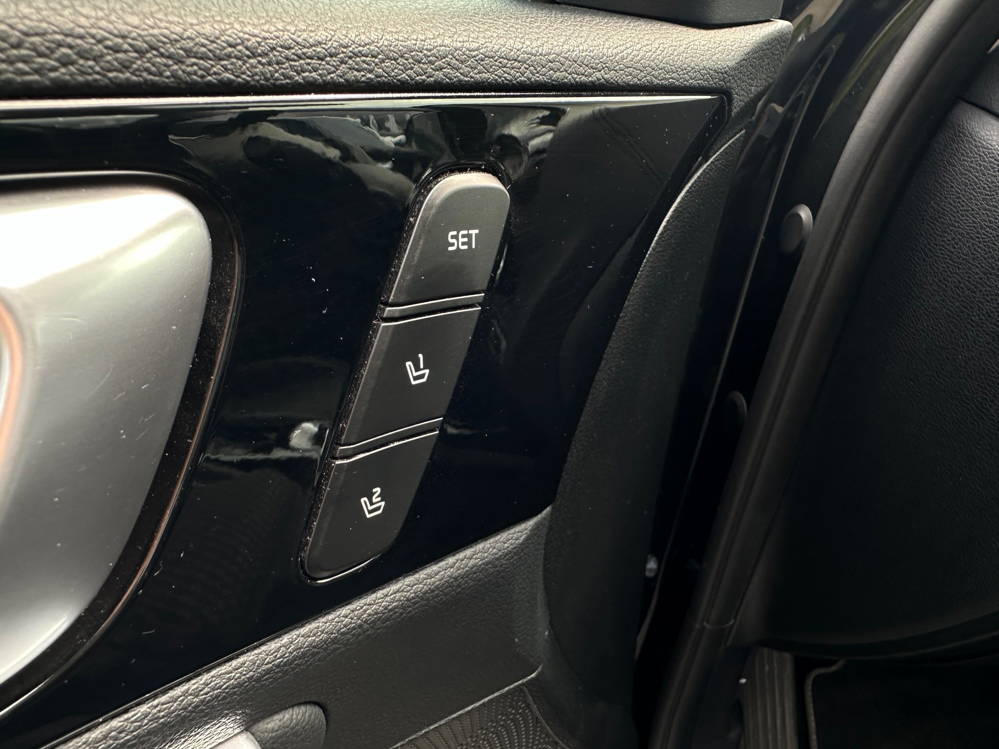 listing desktop thumbnail image 7