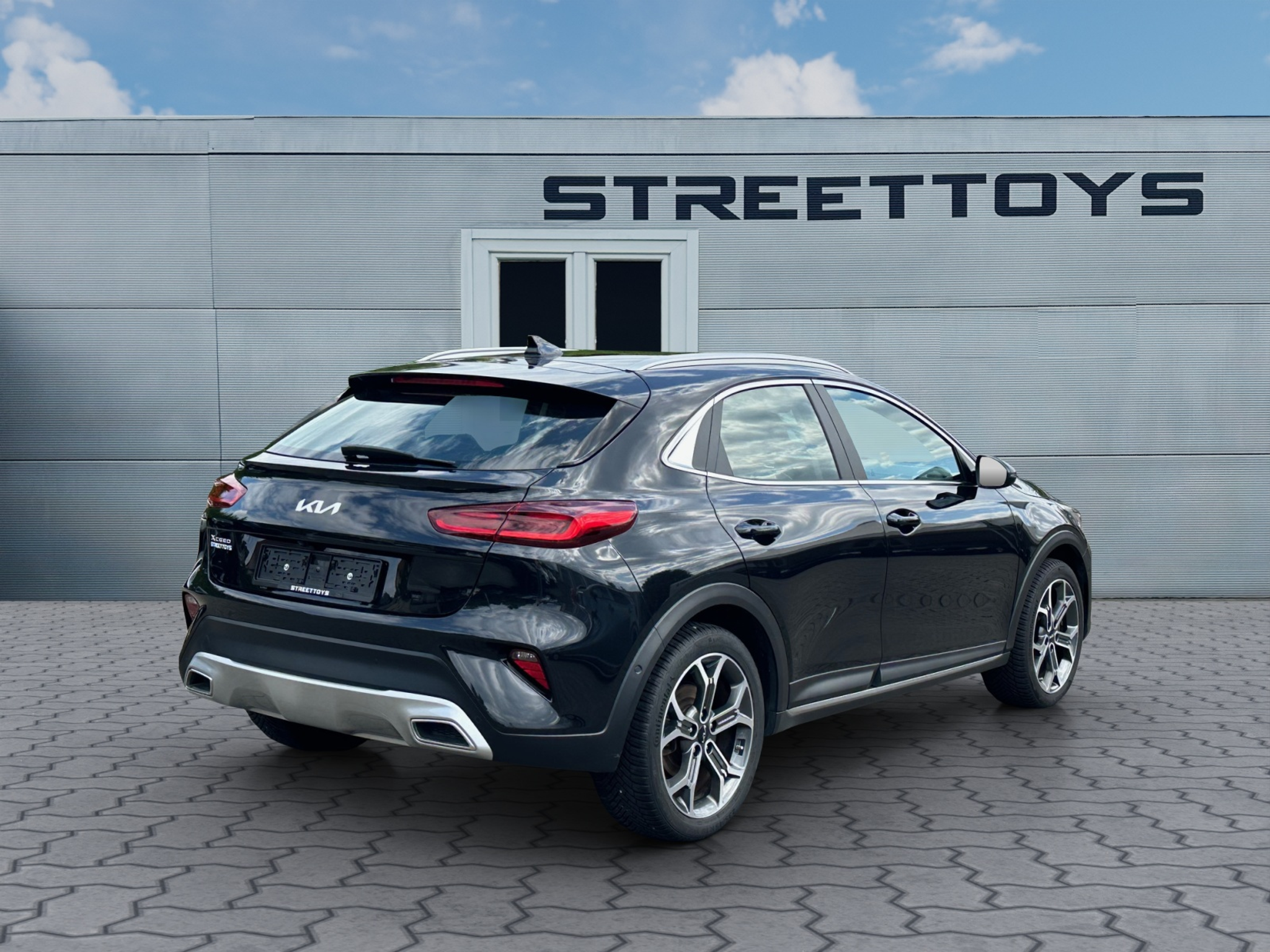 listing desktop thumbnail image 2