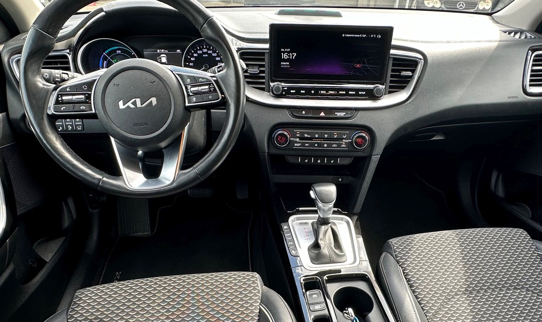 listing desktop thumbnail image 5