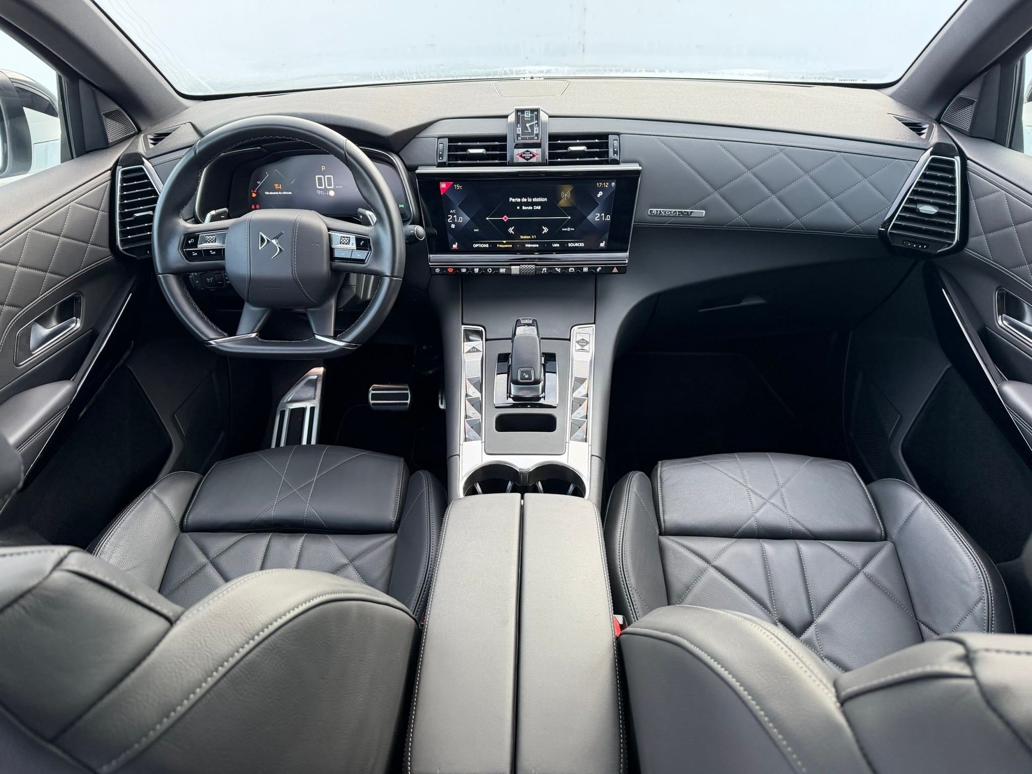 listing desktop thumbnail image 7