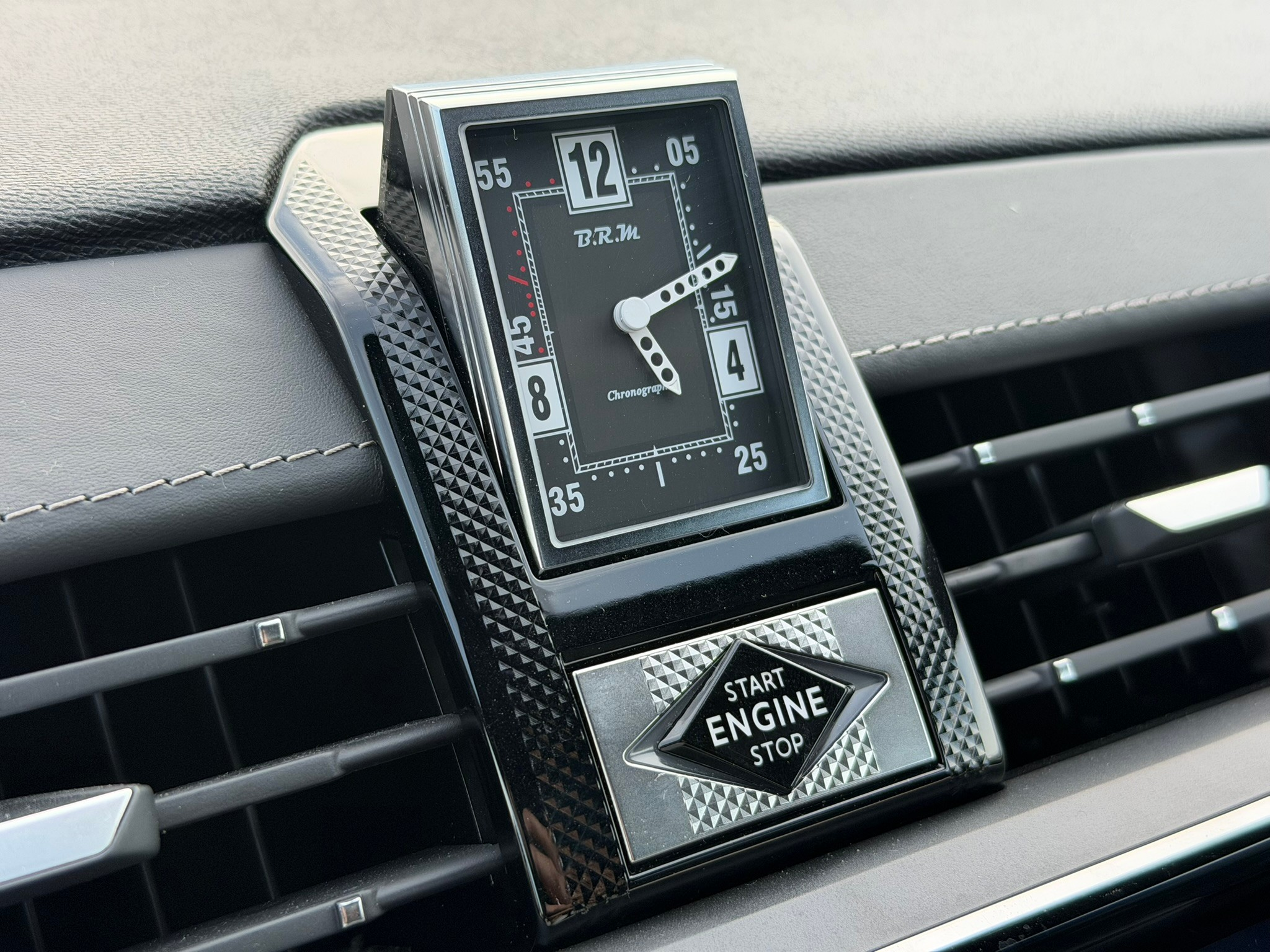 listing desktop thumbnail image 9