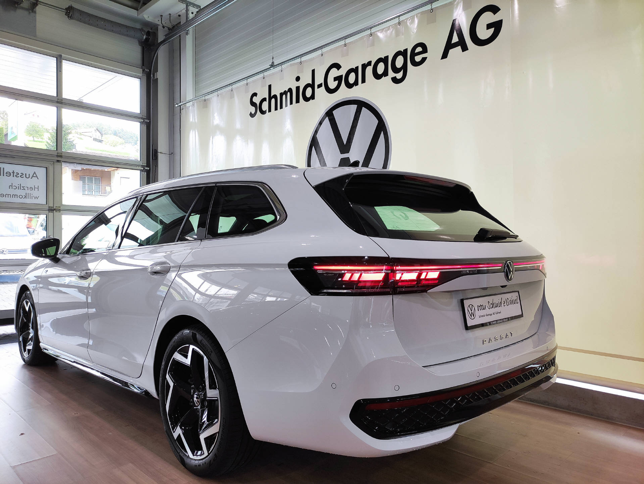 listing desktop thumbnail image 15