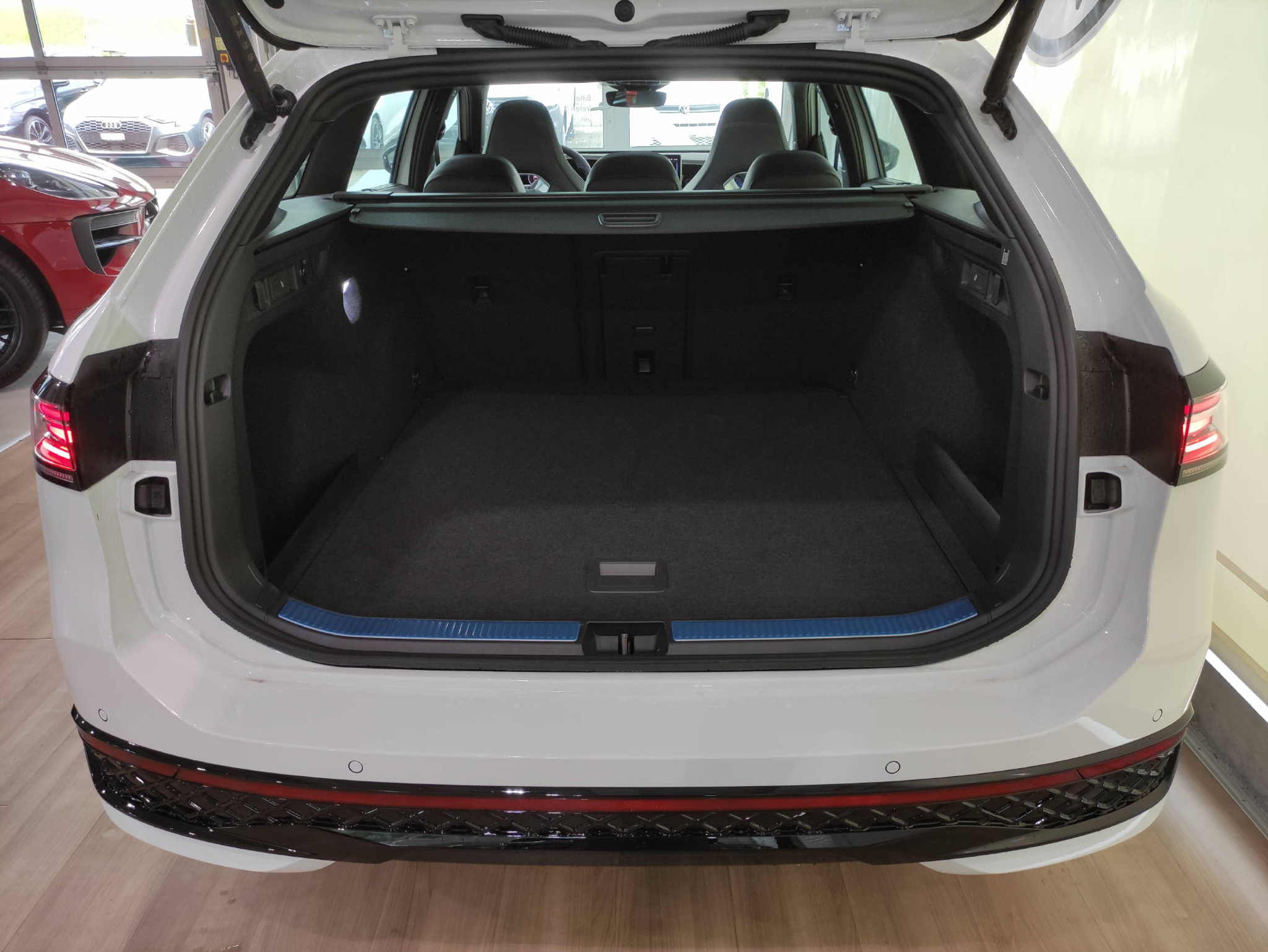 listing desktop thumbnail image 13