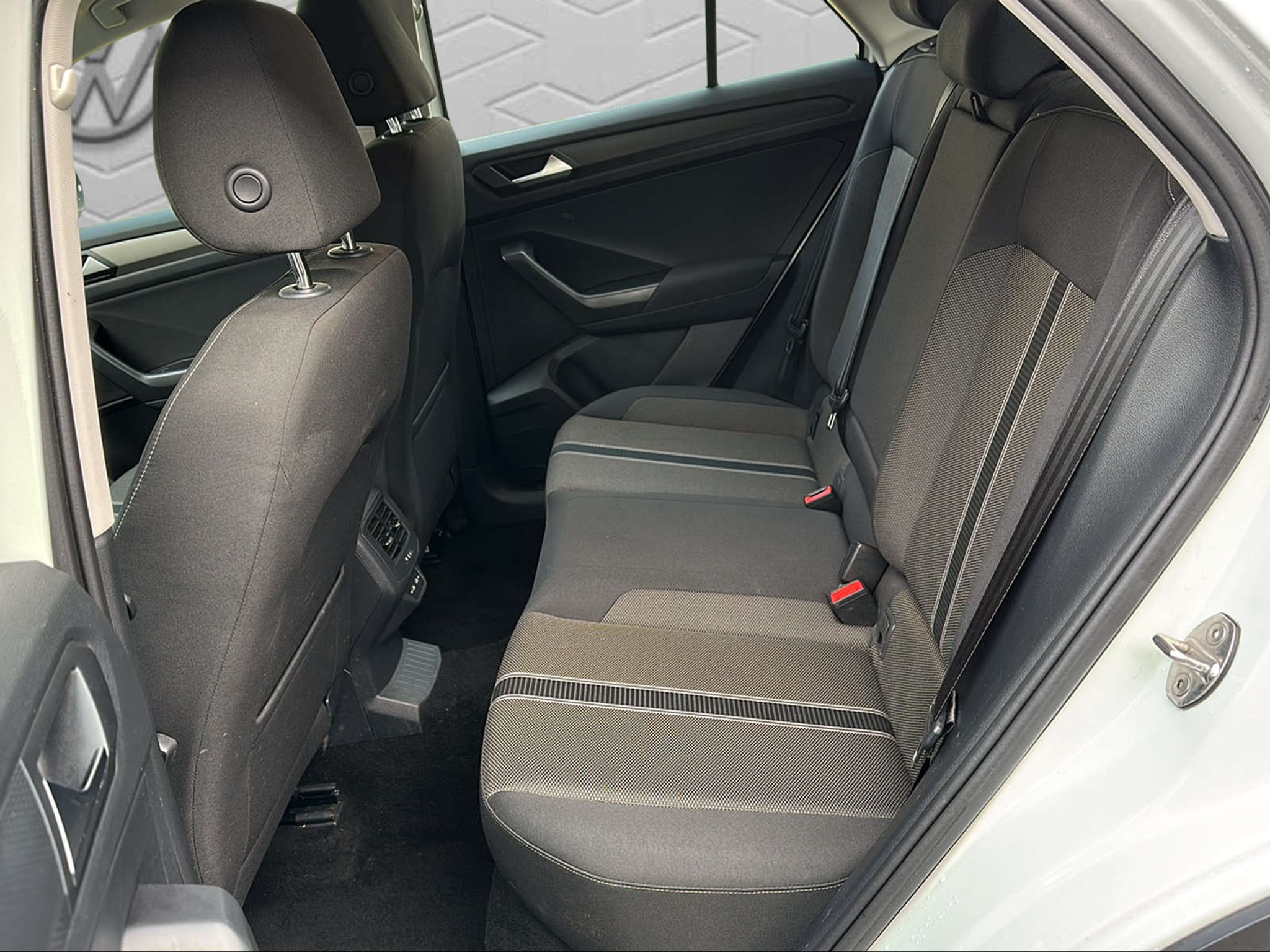 listing desktop thumbnail image 15