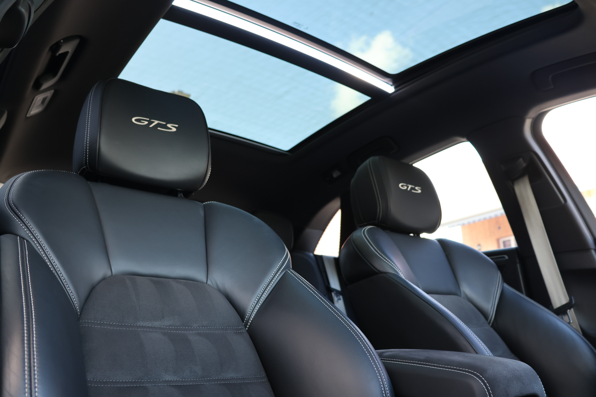 listing desktop thumbnail image 27