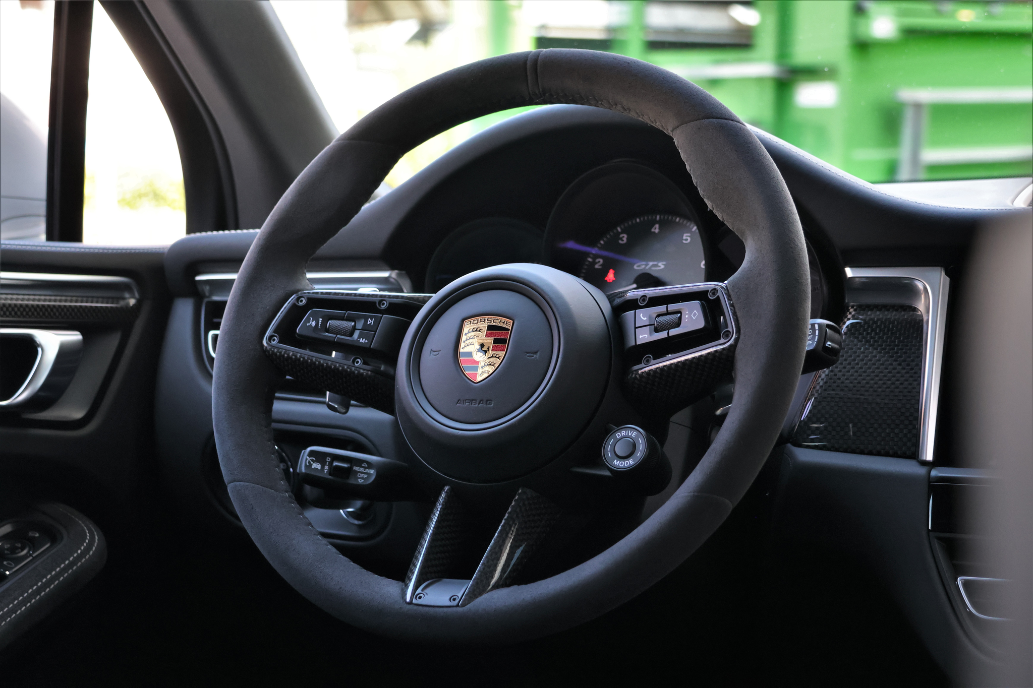 listing desktop thumbnail image 13