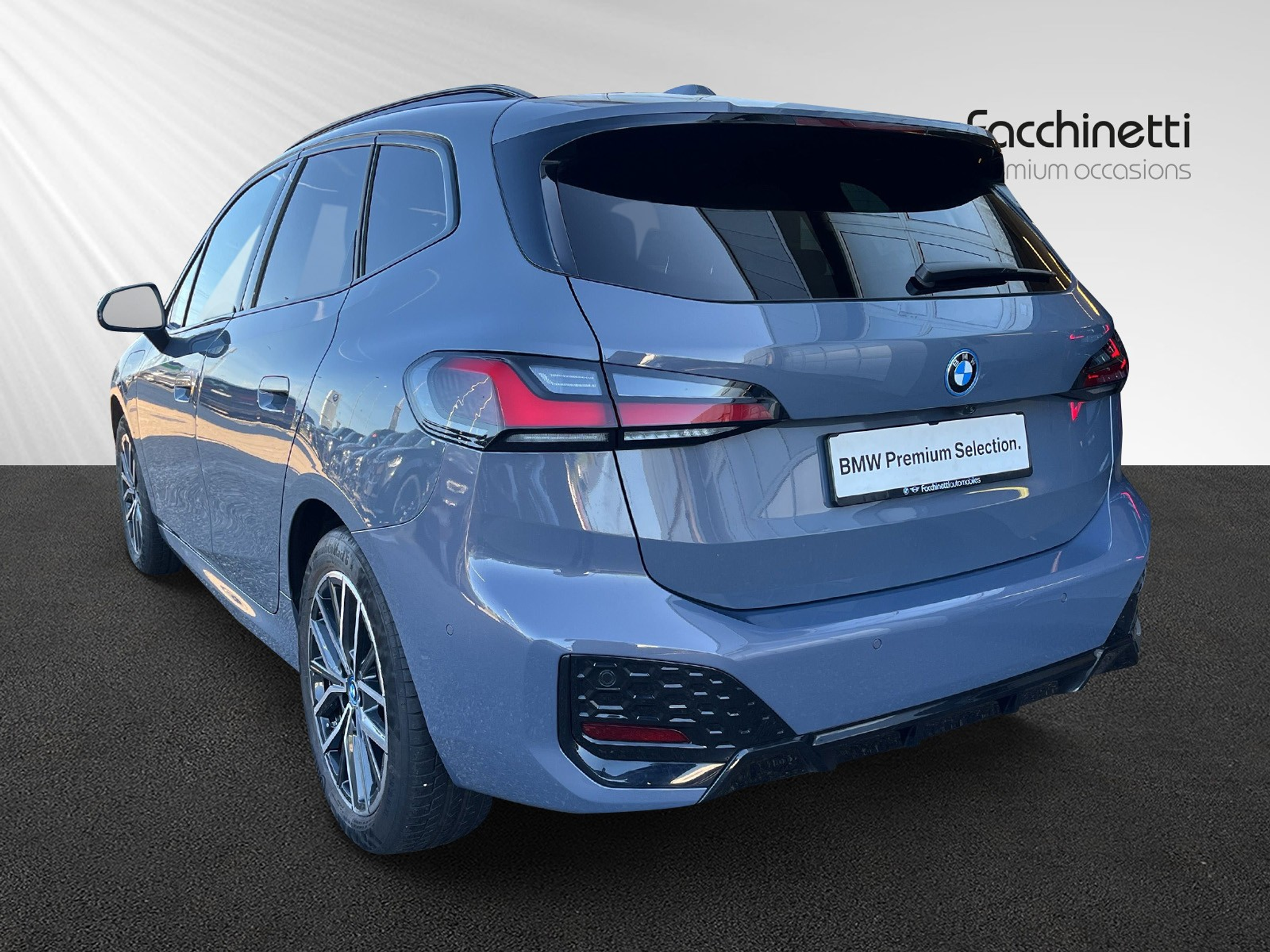 listing desktop thumbnail image 2