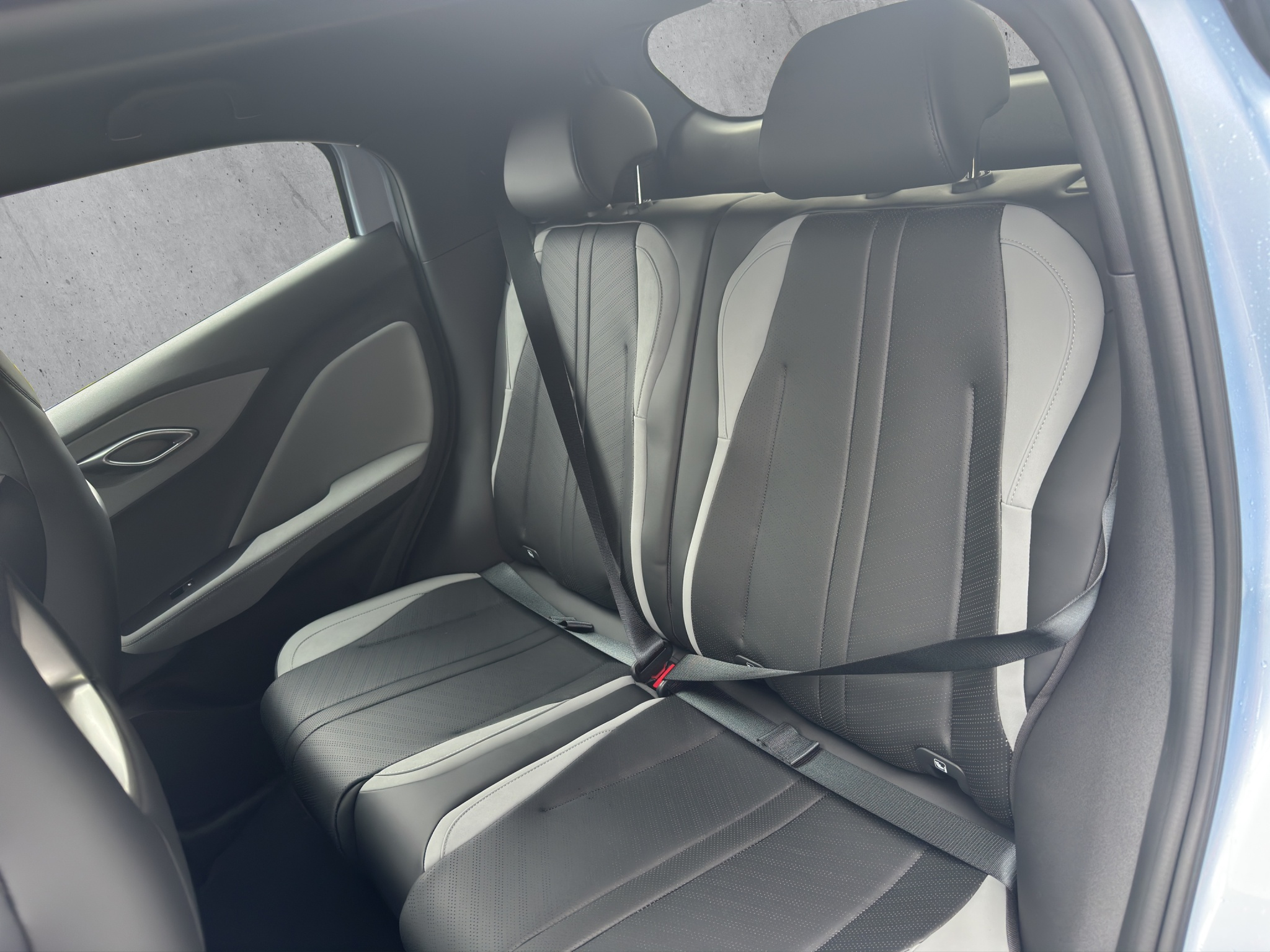 listing desktop thumbnail image 12