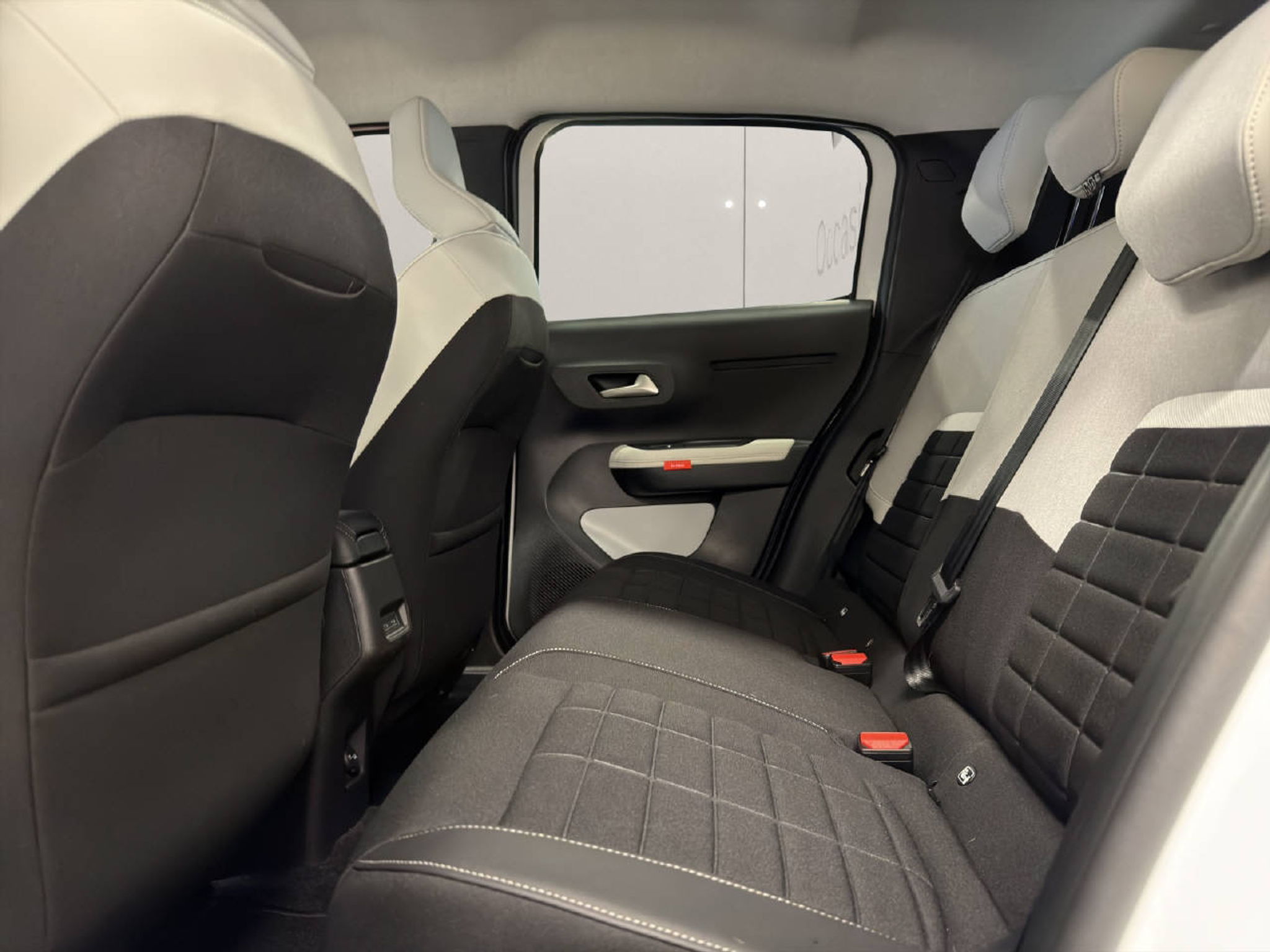 listing desktop thumbnail image 8